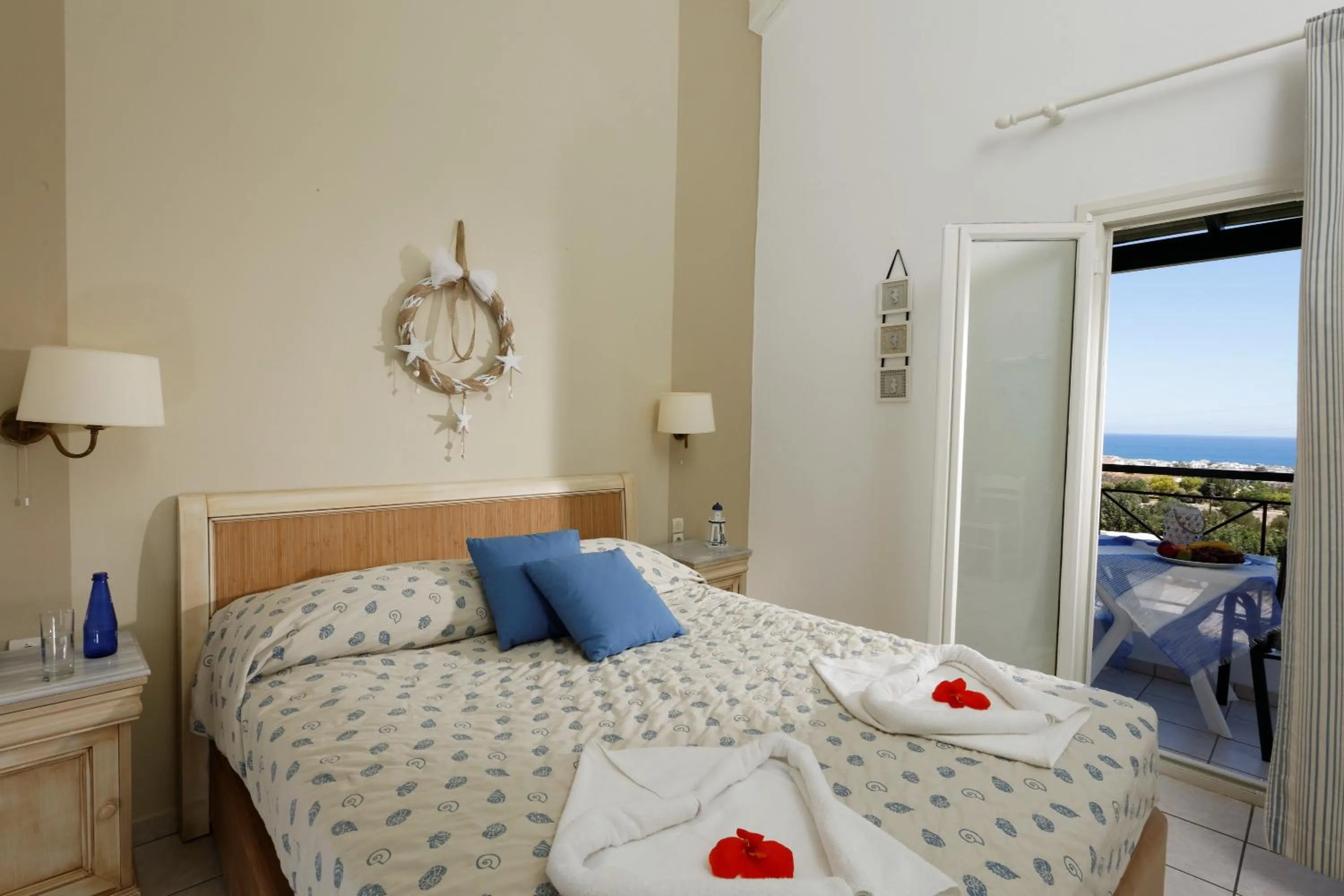 Bedroom, Bed in Piskopiano Village