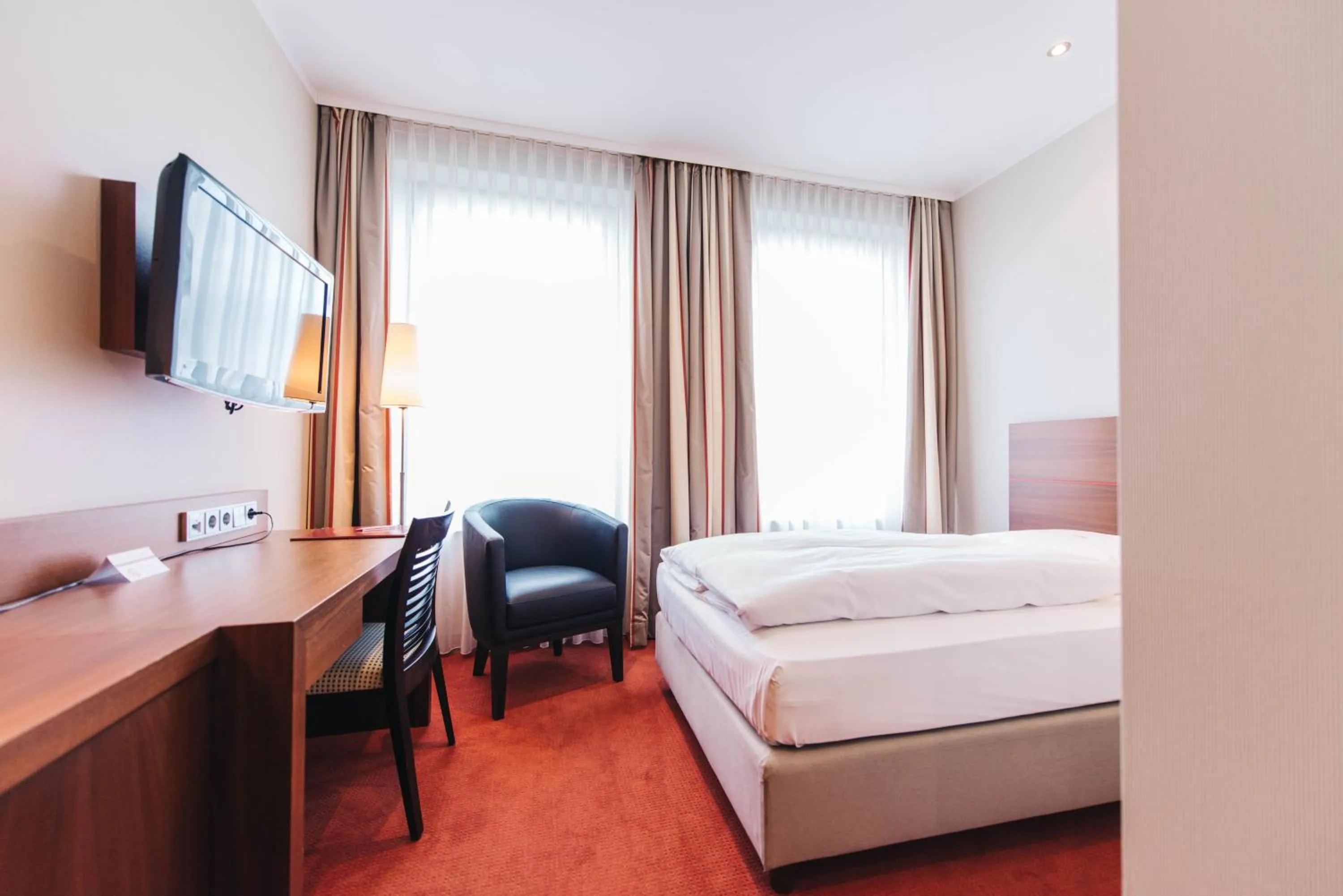 Photo of the whole room, Bed in HOTEL KOCKS am Mühlenberg