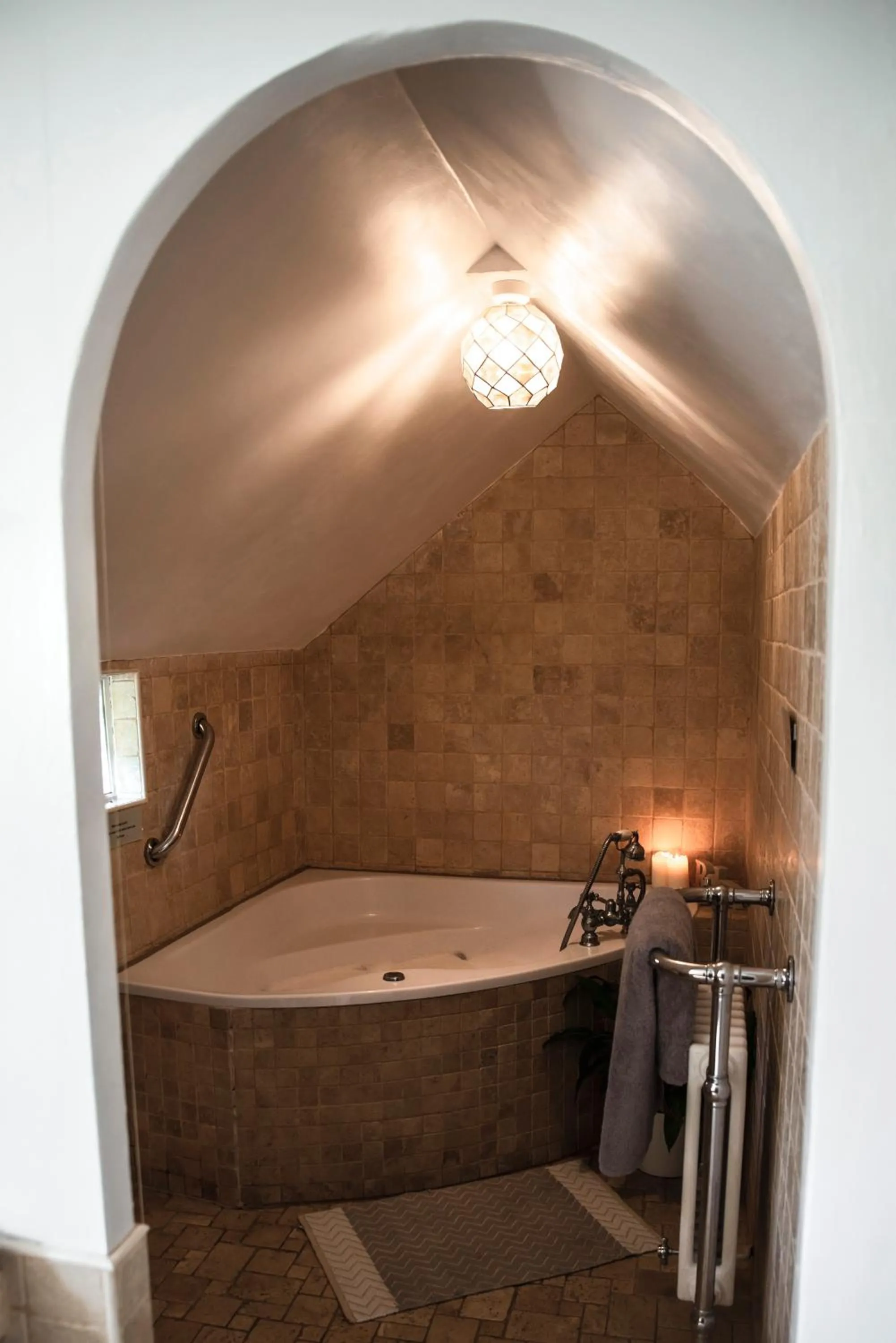 Bathroom in The Jasmine Room