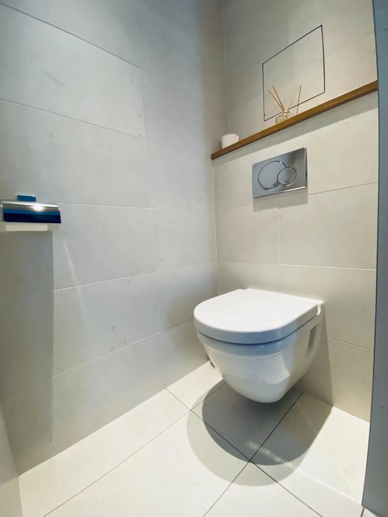 Toilet in Queens Boutique Hotel