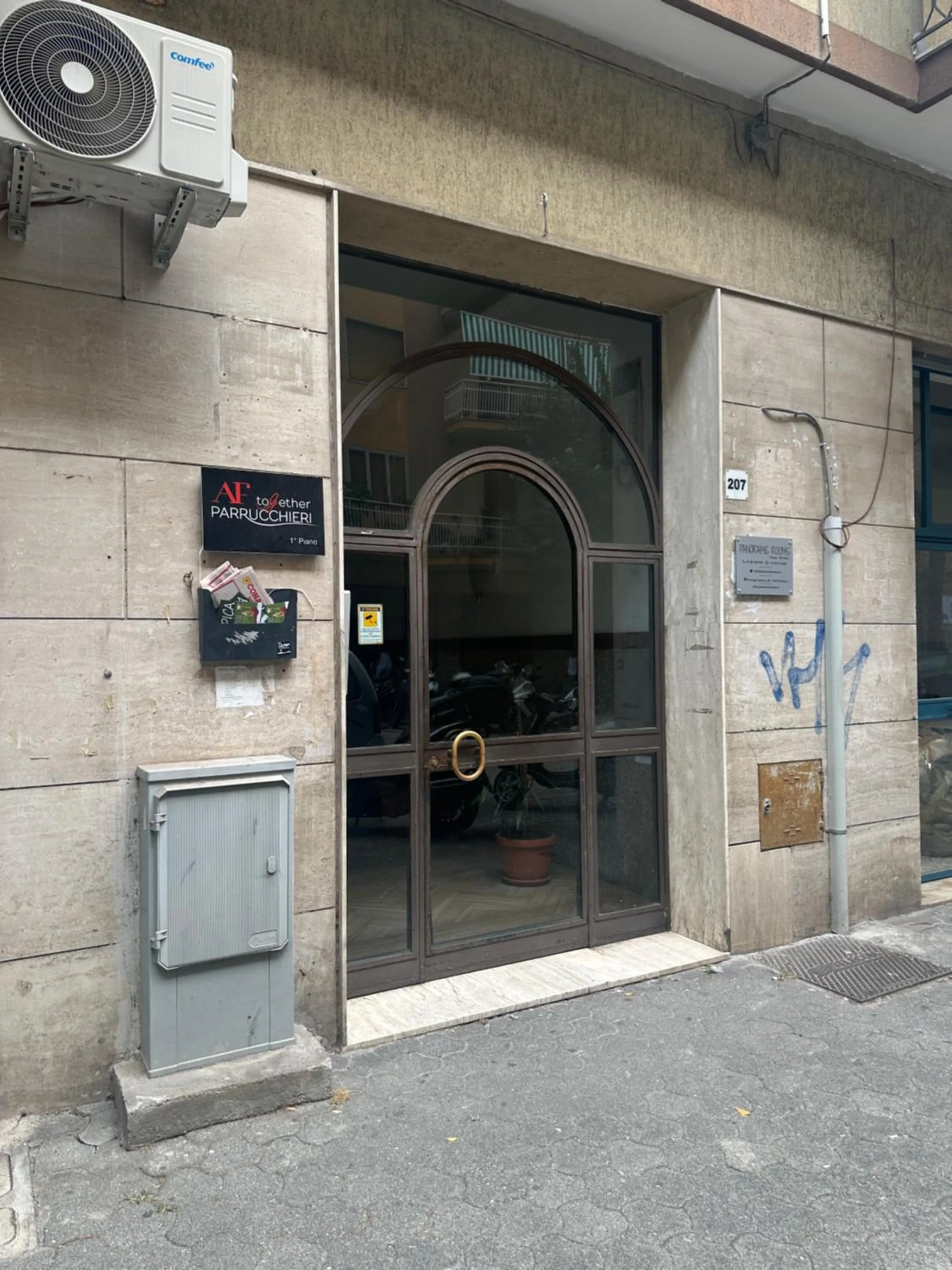Facade/entrance in Panoramic Rooms Salerno