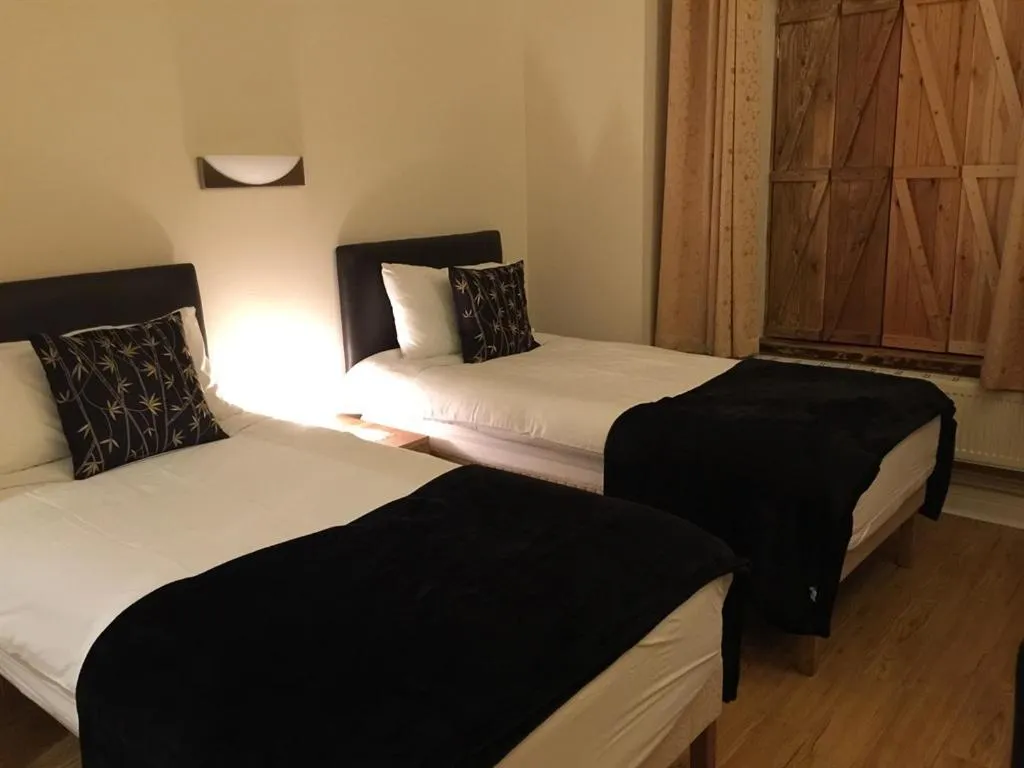 Bedroom, Bed in The Old Star