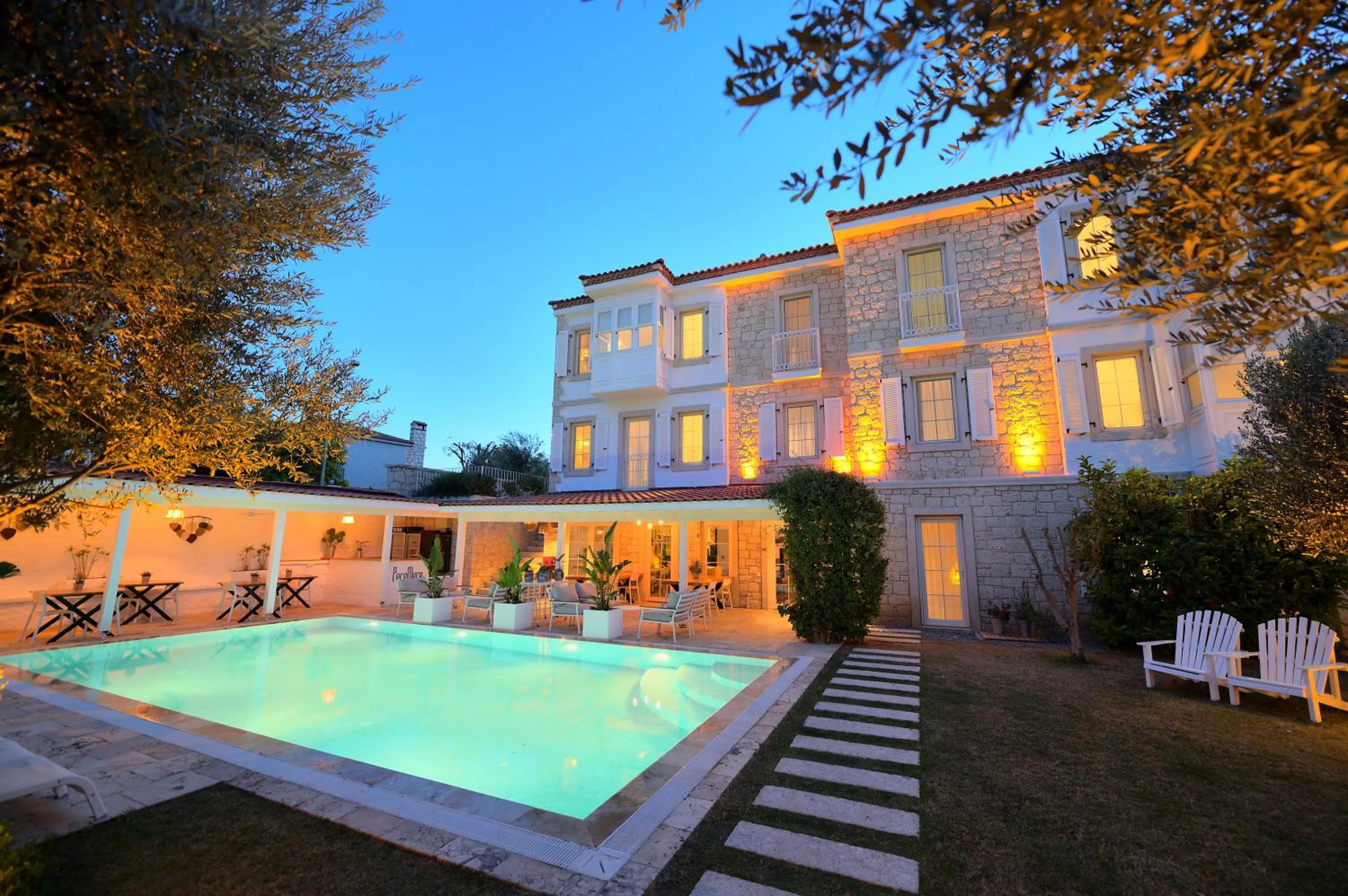 Property building in Peremere Alacati Otel