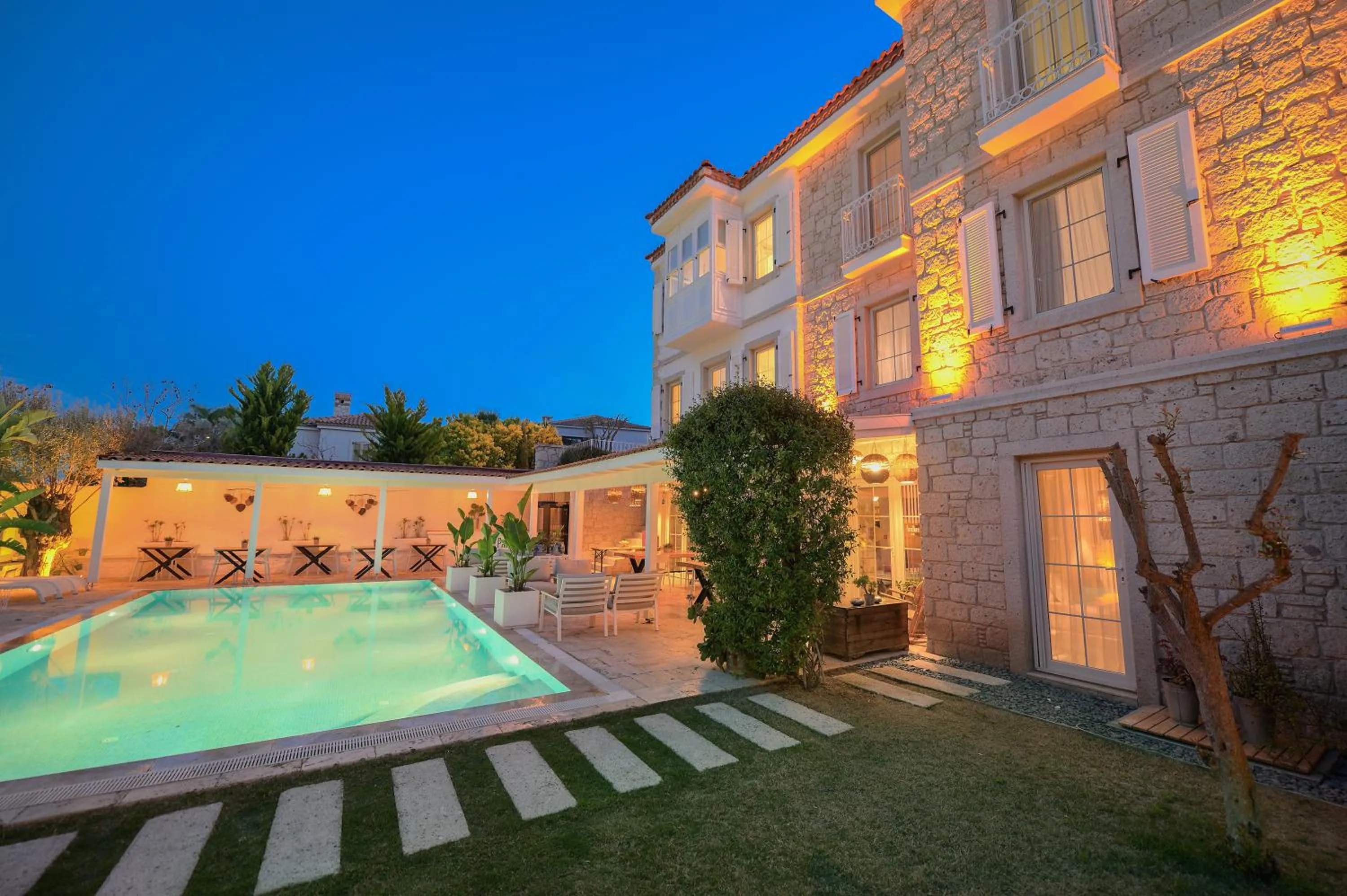 Property building in Peremere Alacati Otel