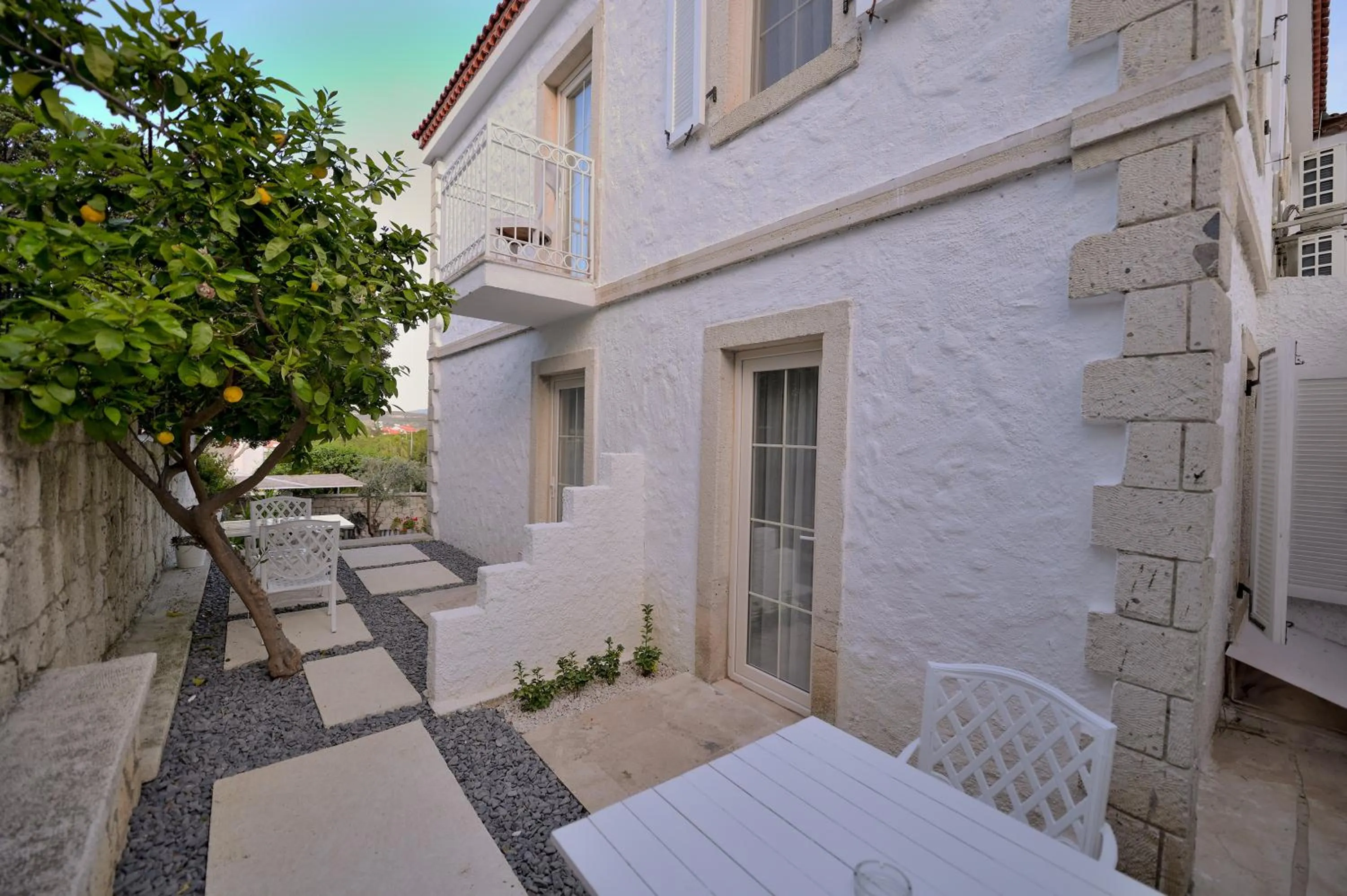 Property building in Peremere Alacati Otel