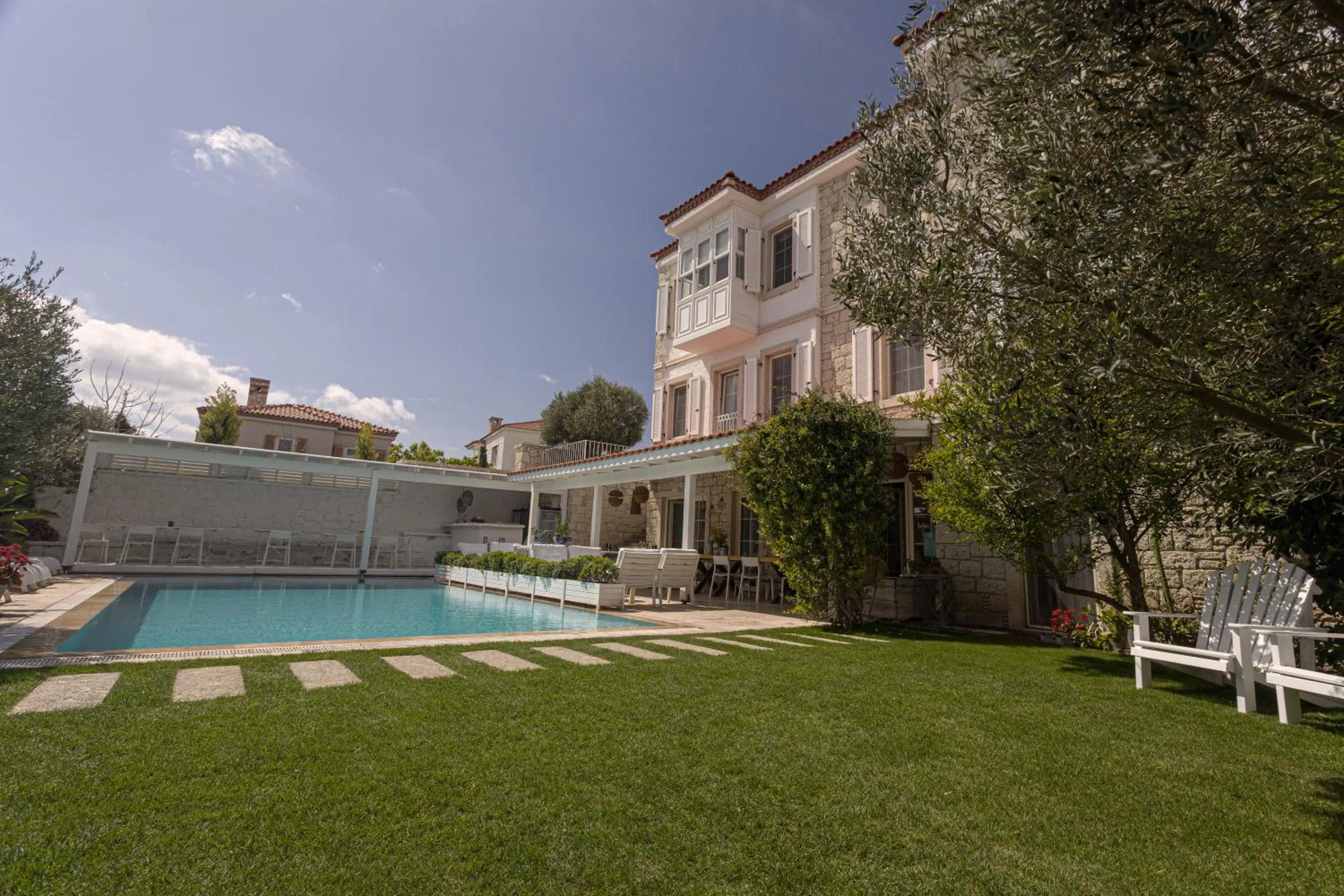 Property building in Peremere Alacati Otel