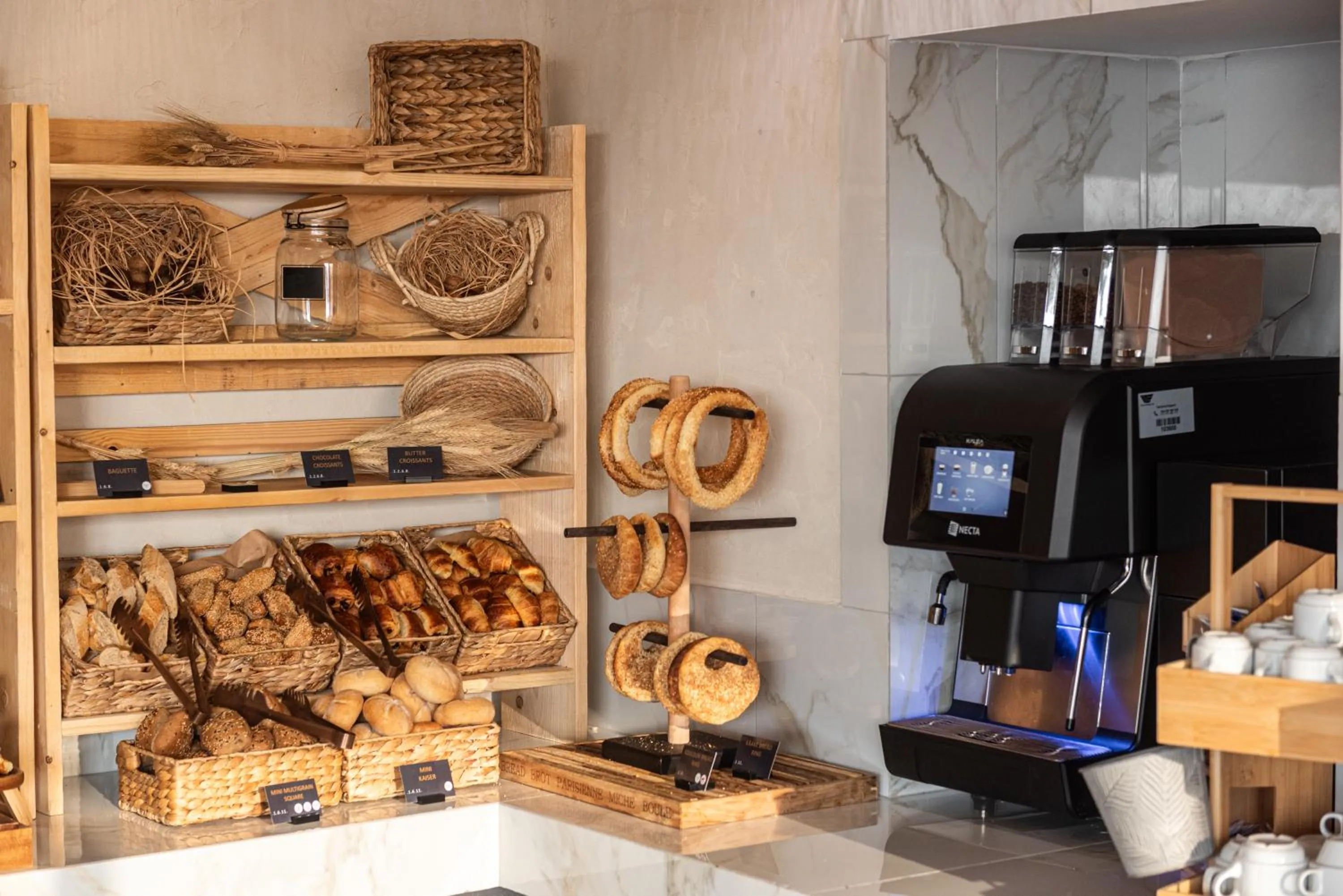 Breakfast in Rise Urban Art Hotel