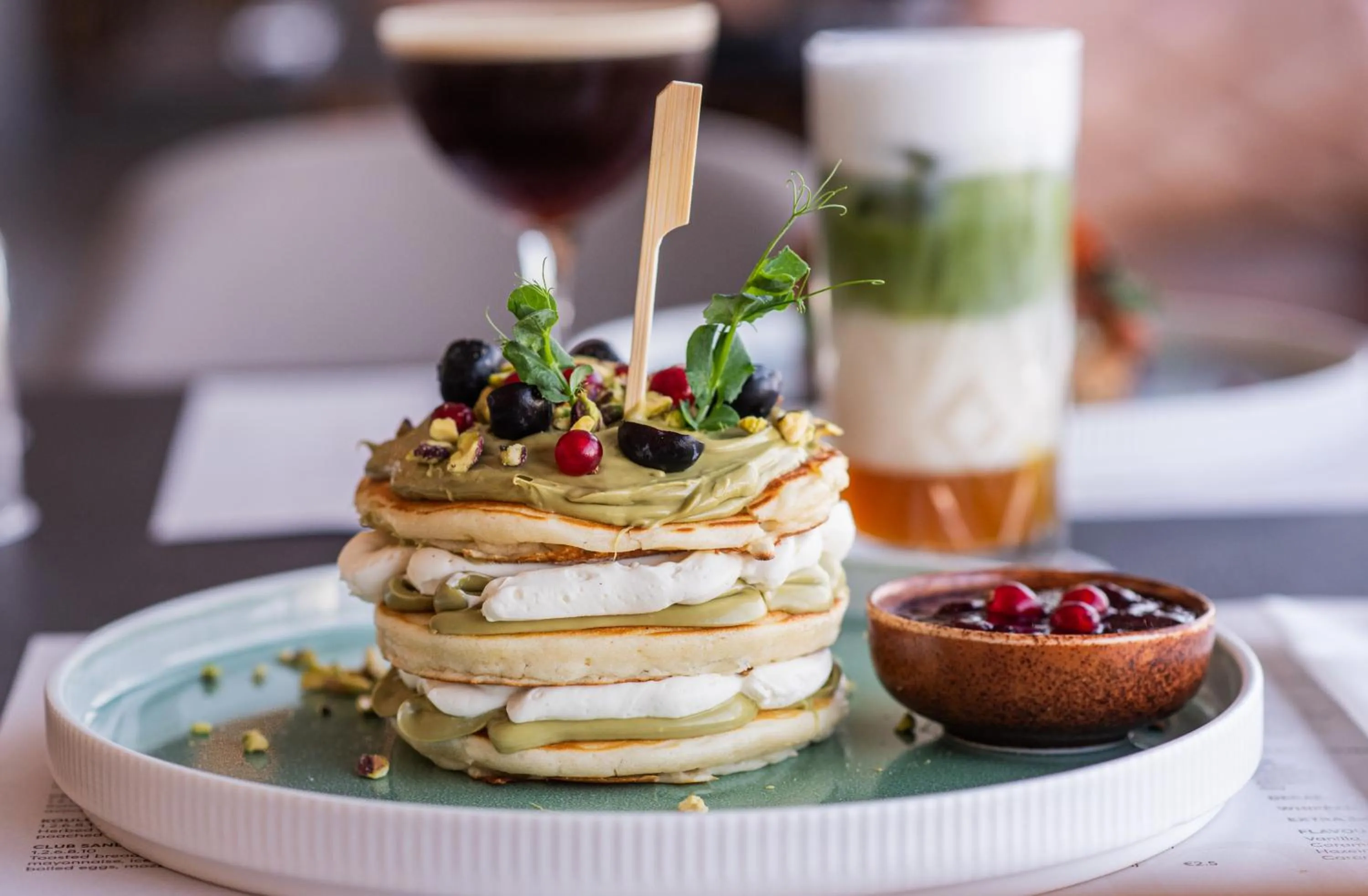 Restaurant/places to eat in Rise Urban Art Hotel