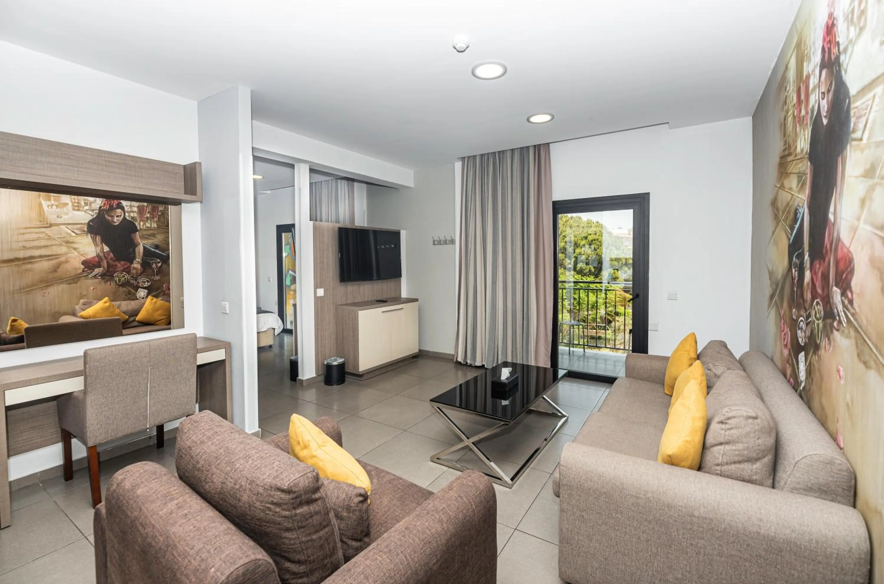 TV and multimedia in Rise Urban Art Hotel