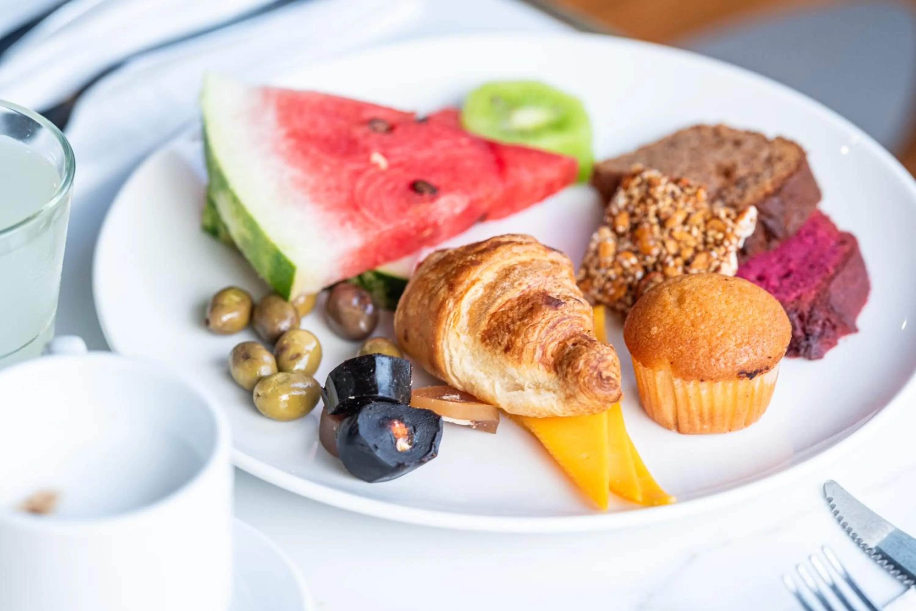 Breakfast in Rise Urban Art Hotel