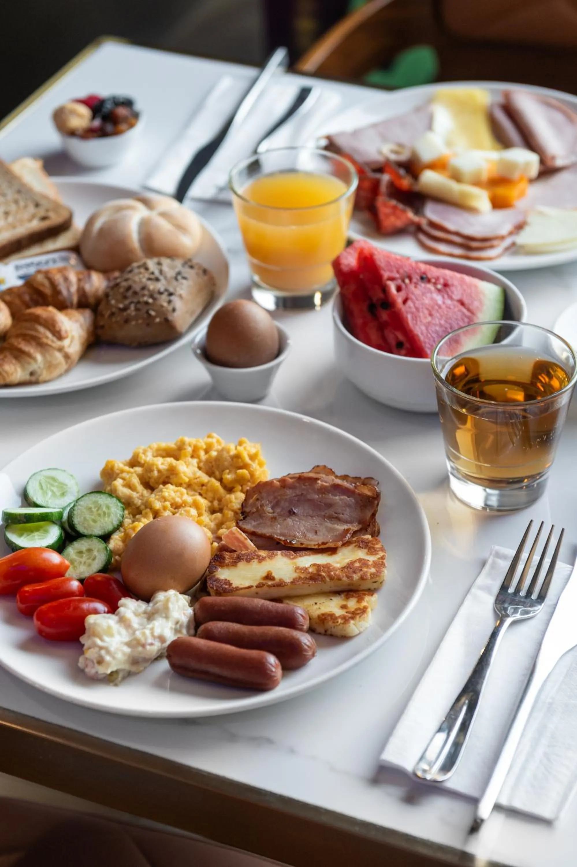 Food and drinks in Rise Urban Art Hotel