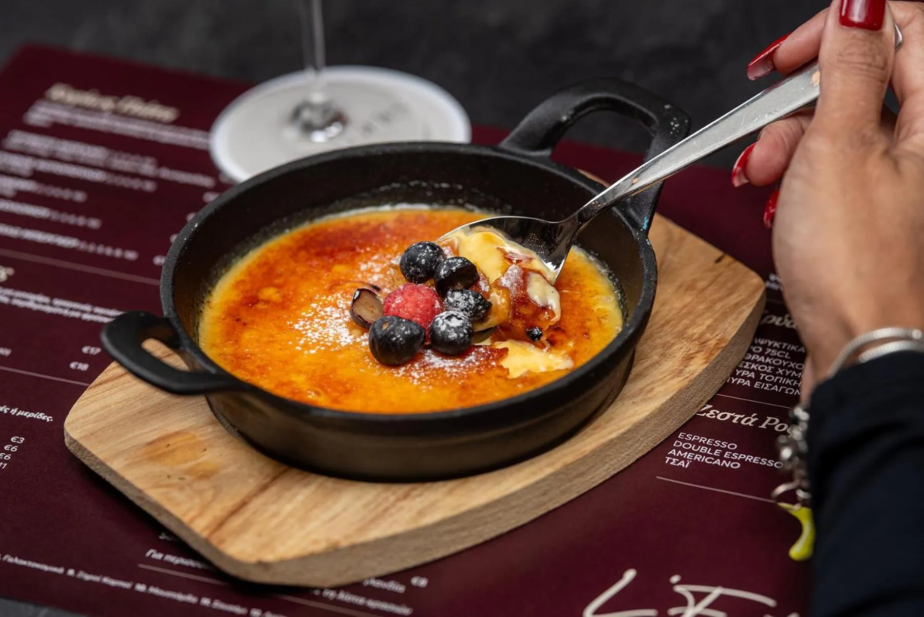 Restaurant/places to eat in Rise Urban Art Hotel