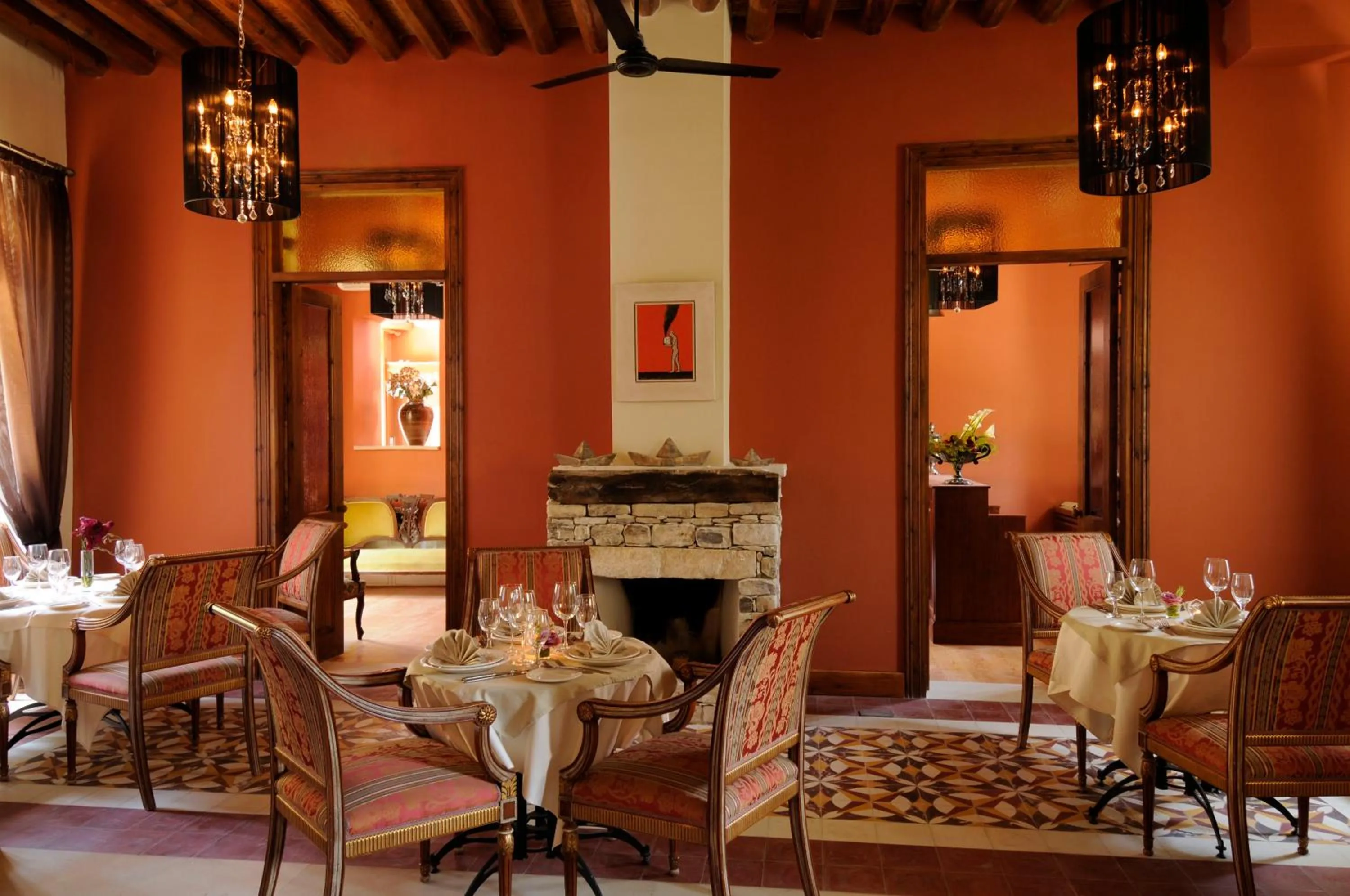 Restaurant/places to eat in The Library Hotel Wellness Retreat