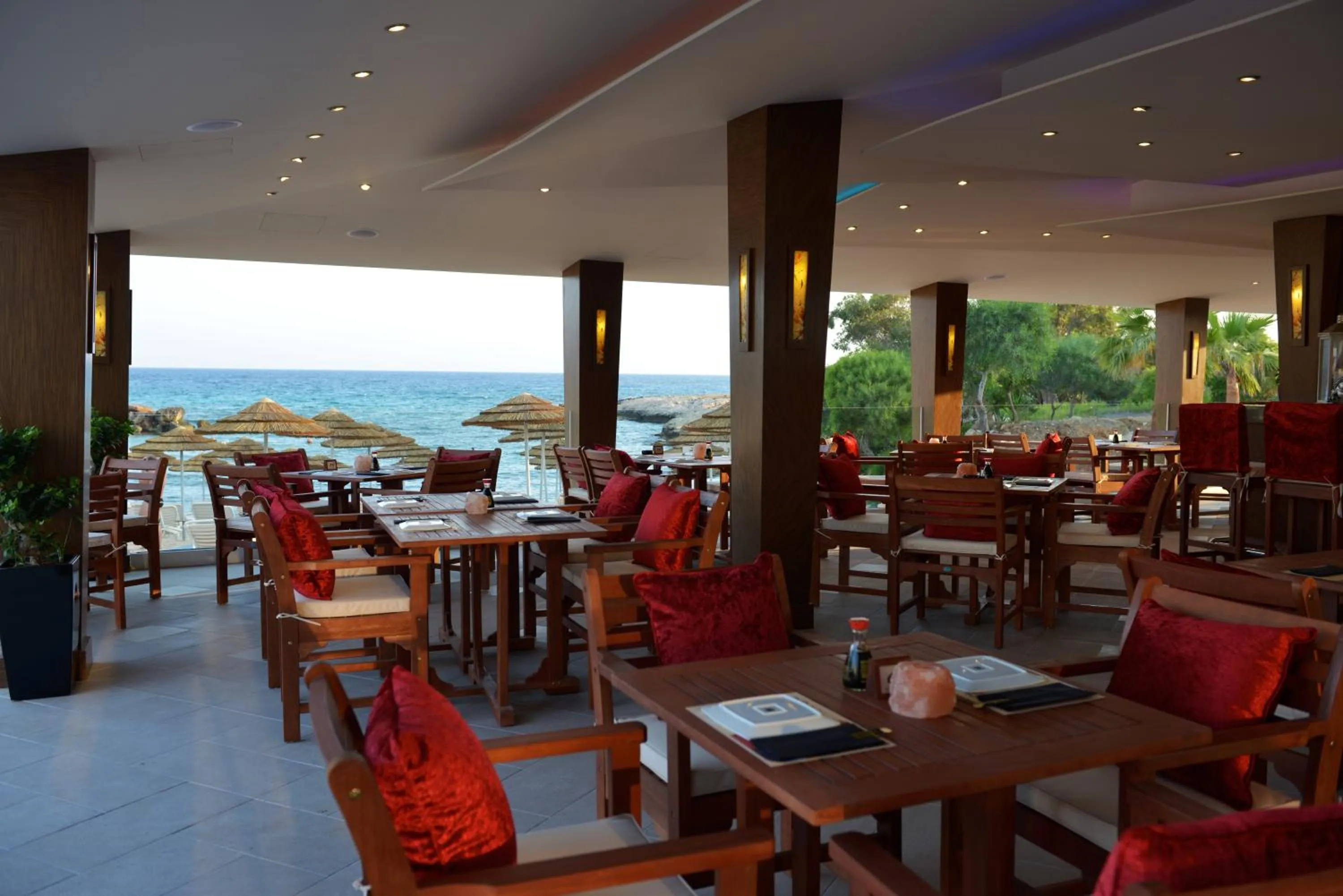 Restaurant/places to eat in Adams Beach Hotel & Spa