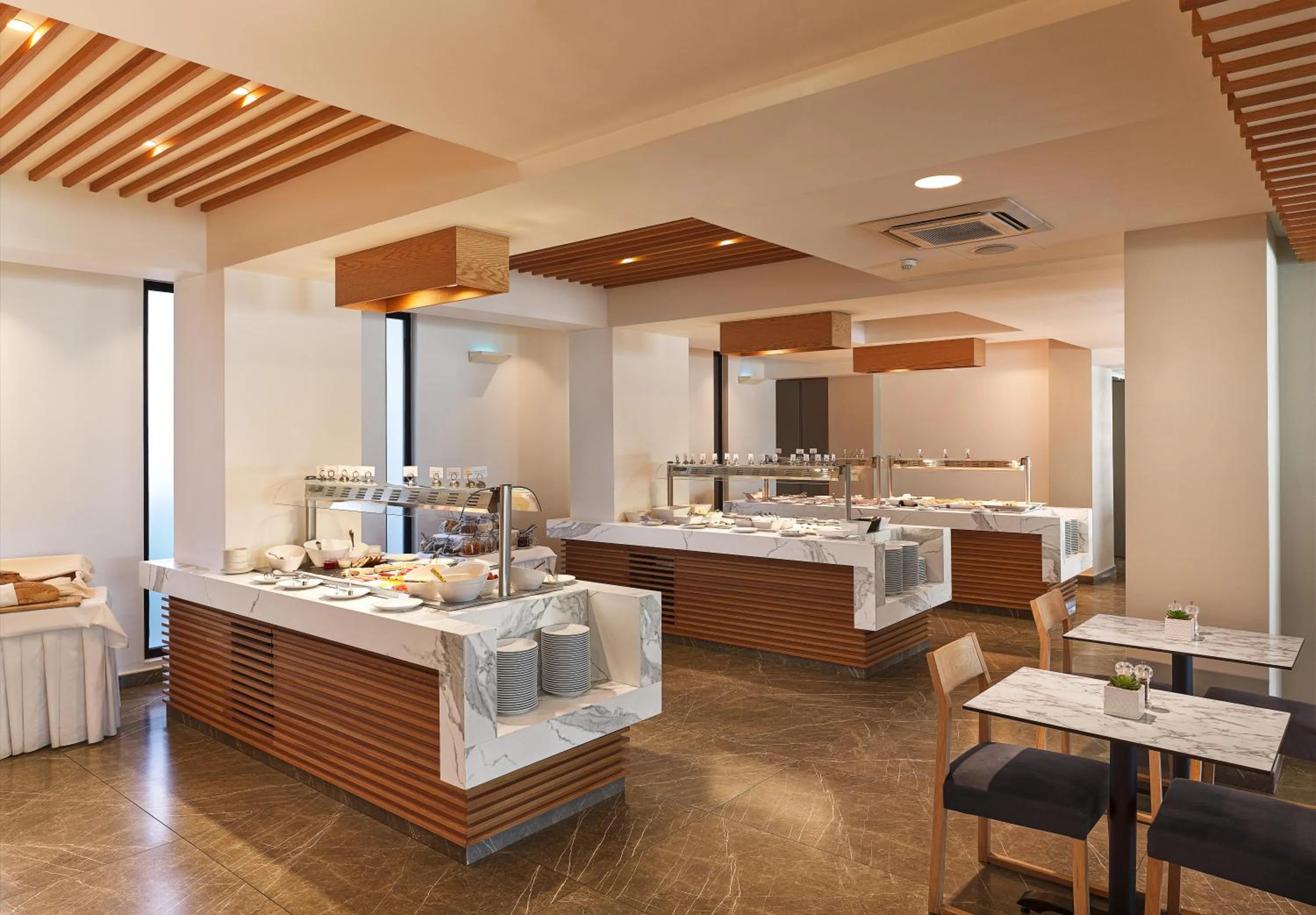 Restaurant/places to eat, Bed in Pefkos City Hotel