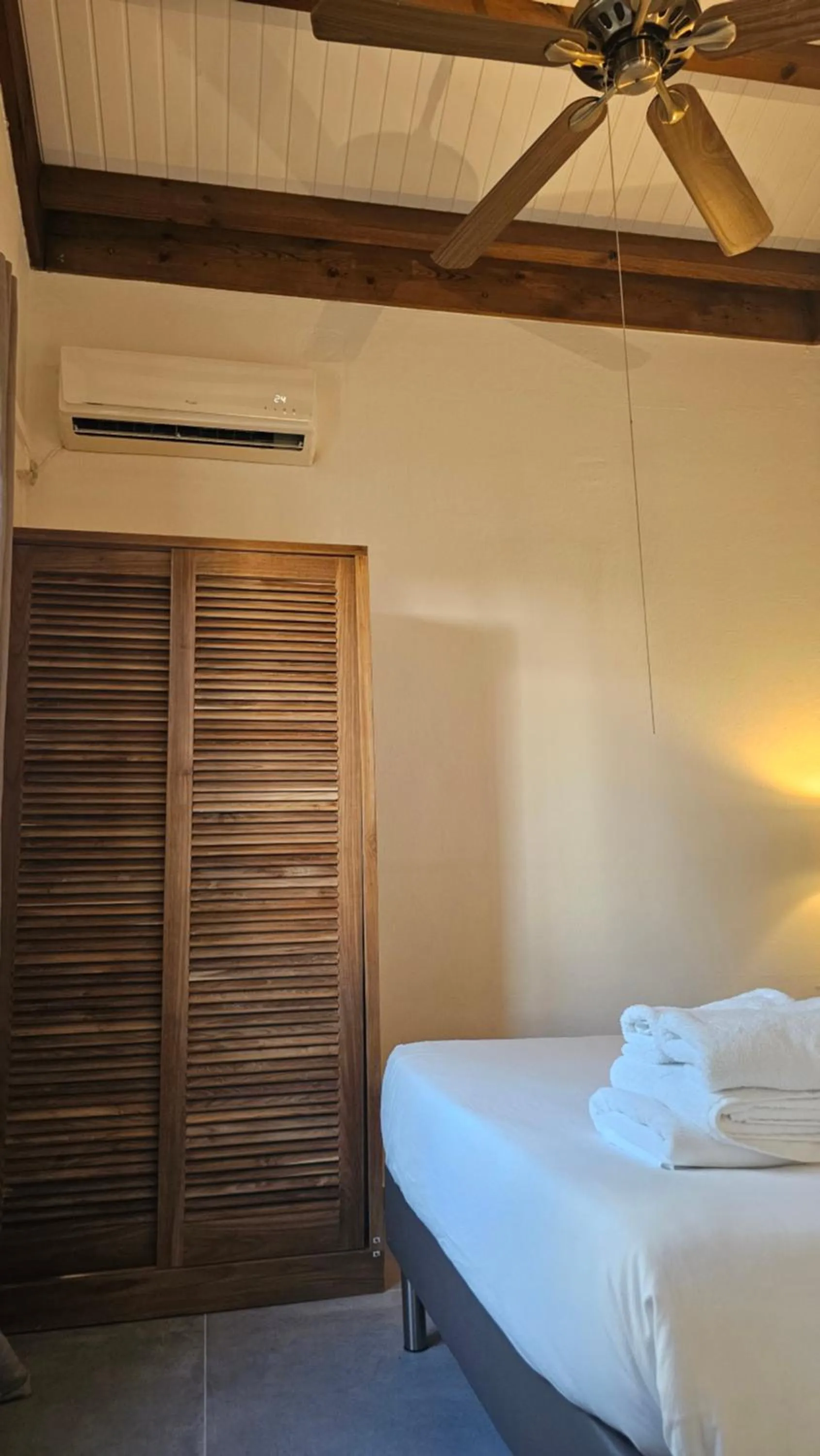 Bed in Habitation Villa Les Cassias