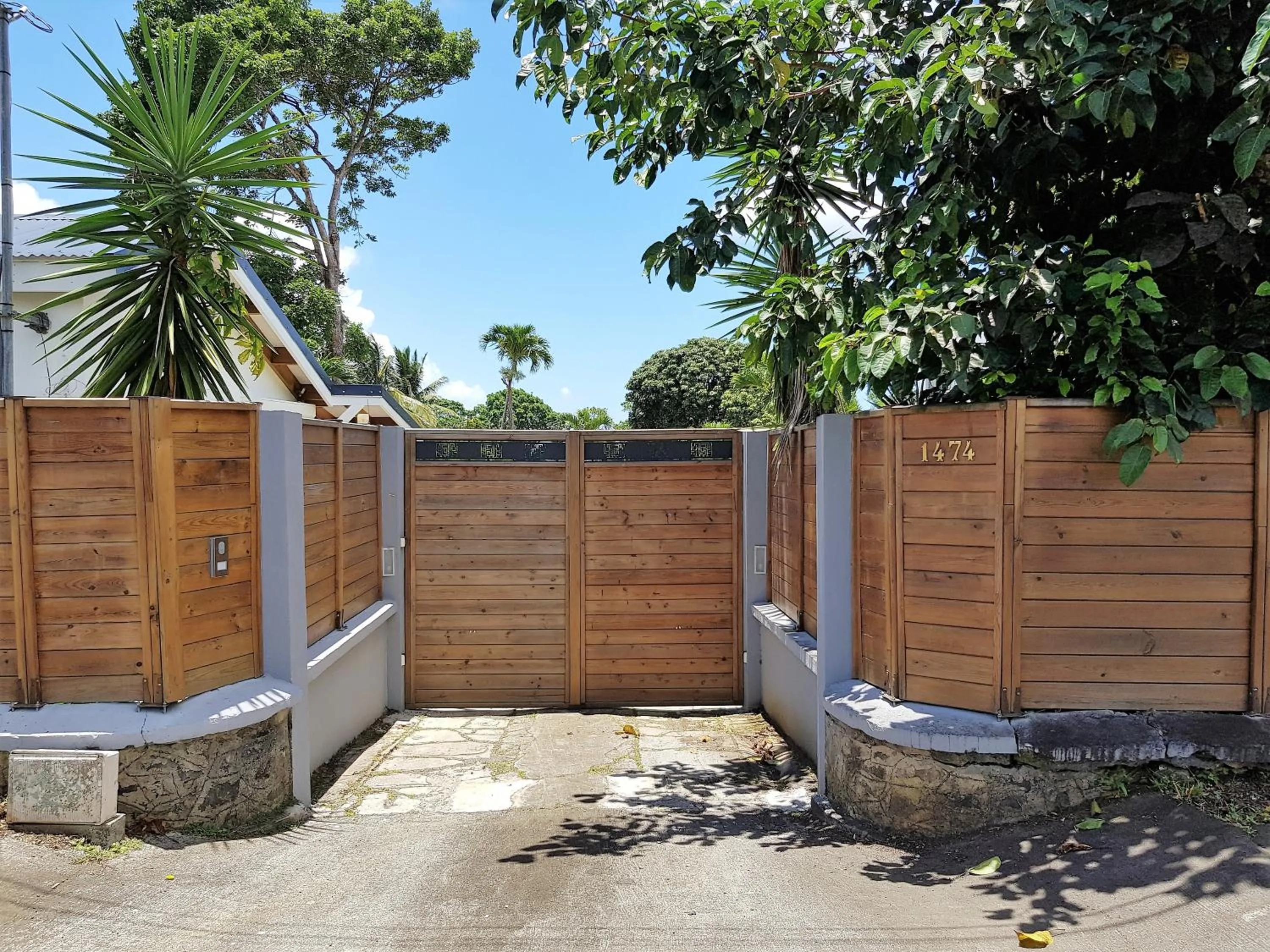 Facade/entrance in Habitation Villa Les Cassias