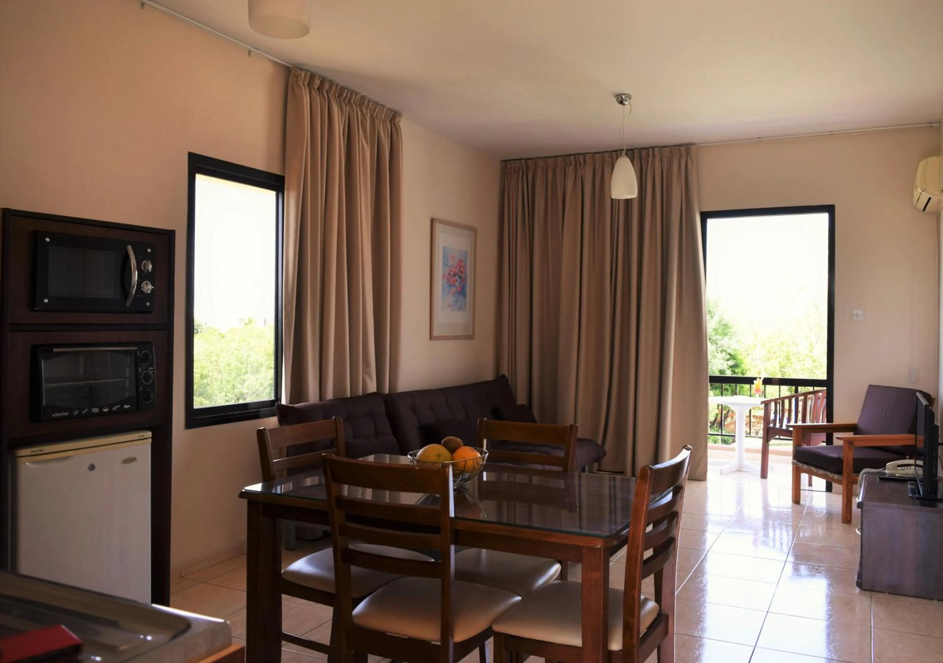 Patio in Anna Hotel Apartments