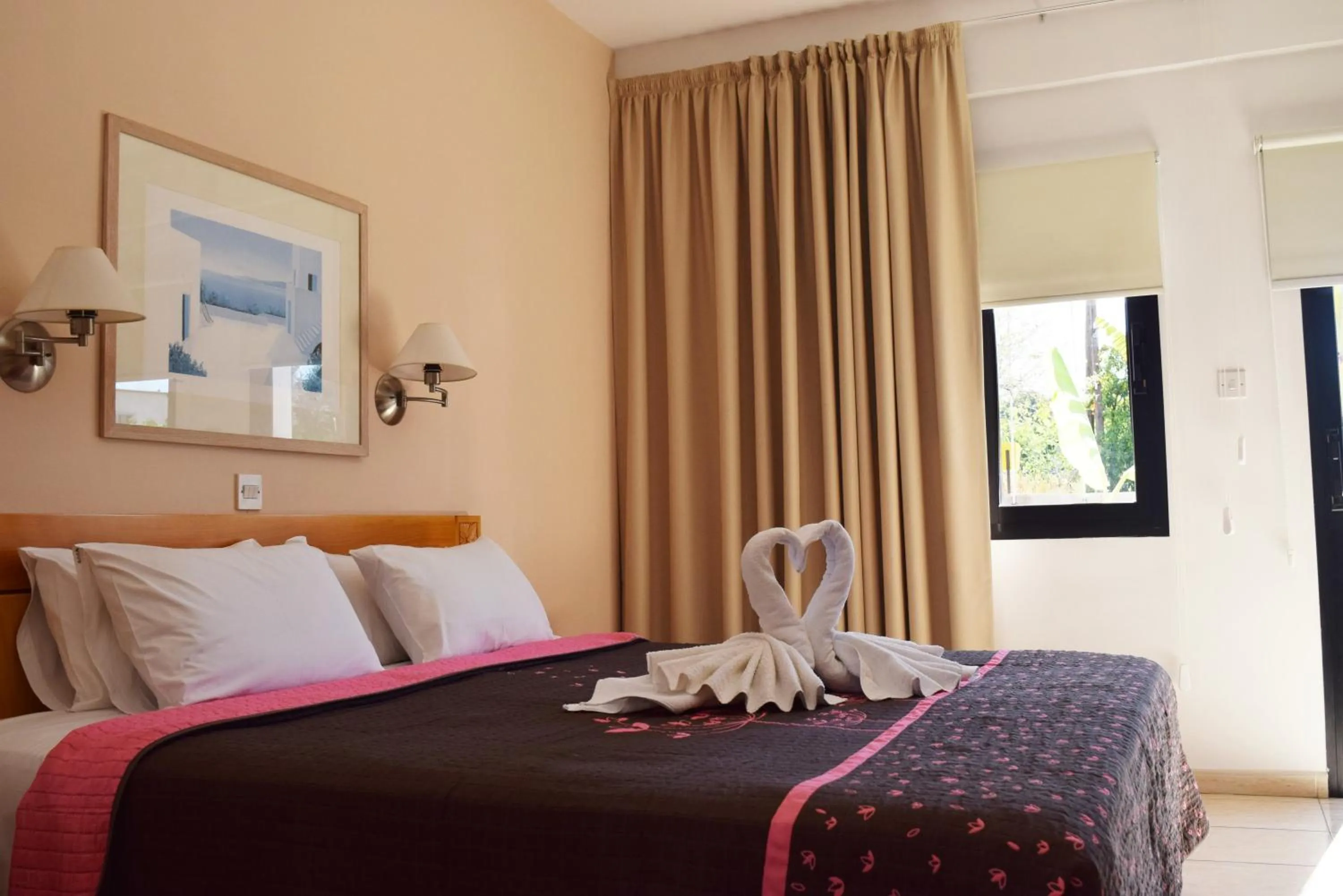 Living room, Bed in Anna Hotel Apartments