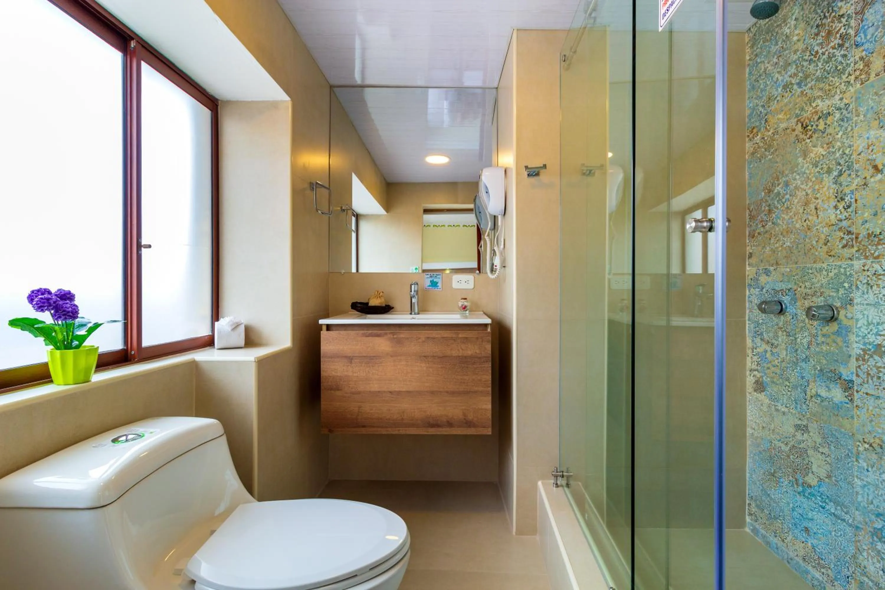 Bathroom in Friends Hotel & Rooftop - Historic Center & Museums