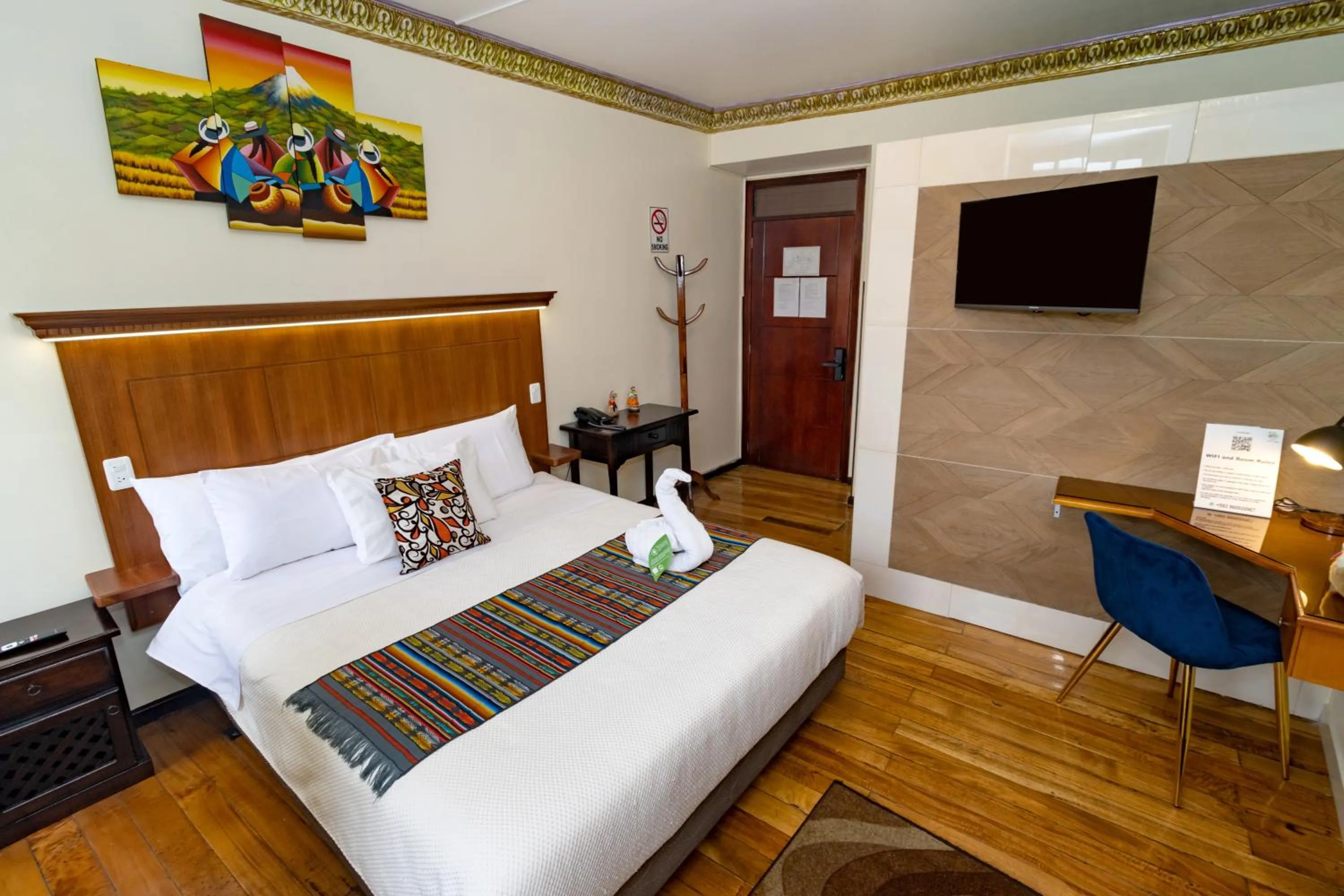 Photo of the whole room, Bed in Friends Hotel & Rooftop - Historic Center & Museums