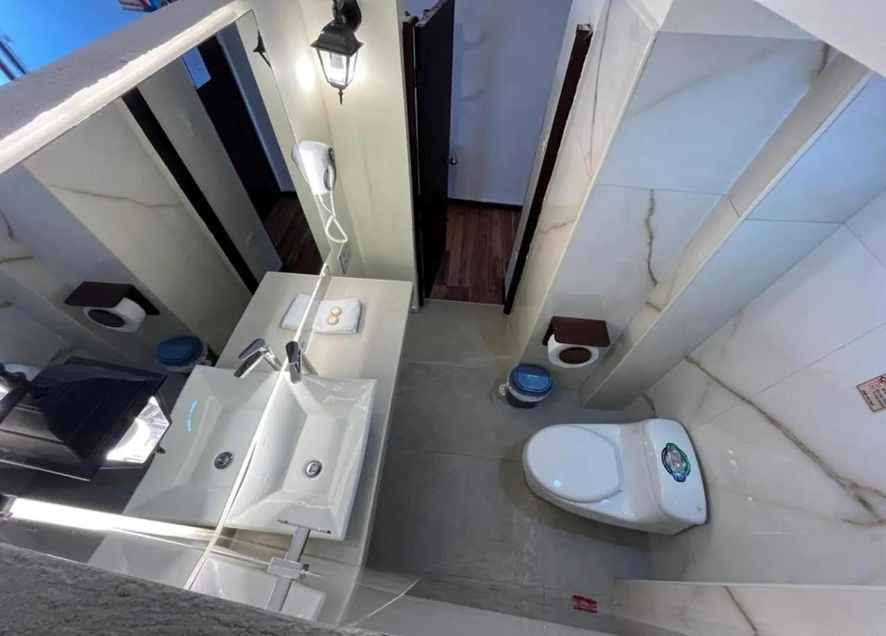 Bathroom in Friends Hotel & Rooftop - Historic Center & Museums