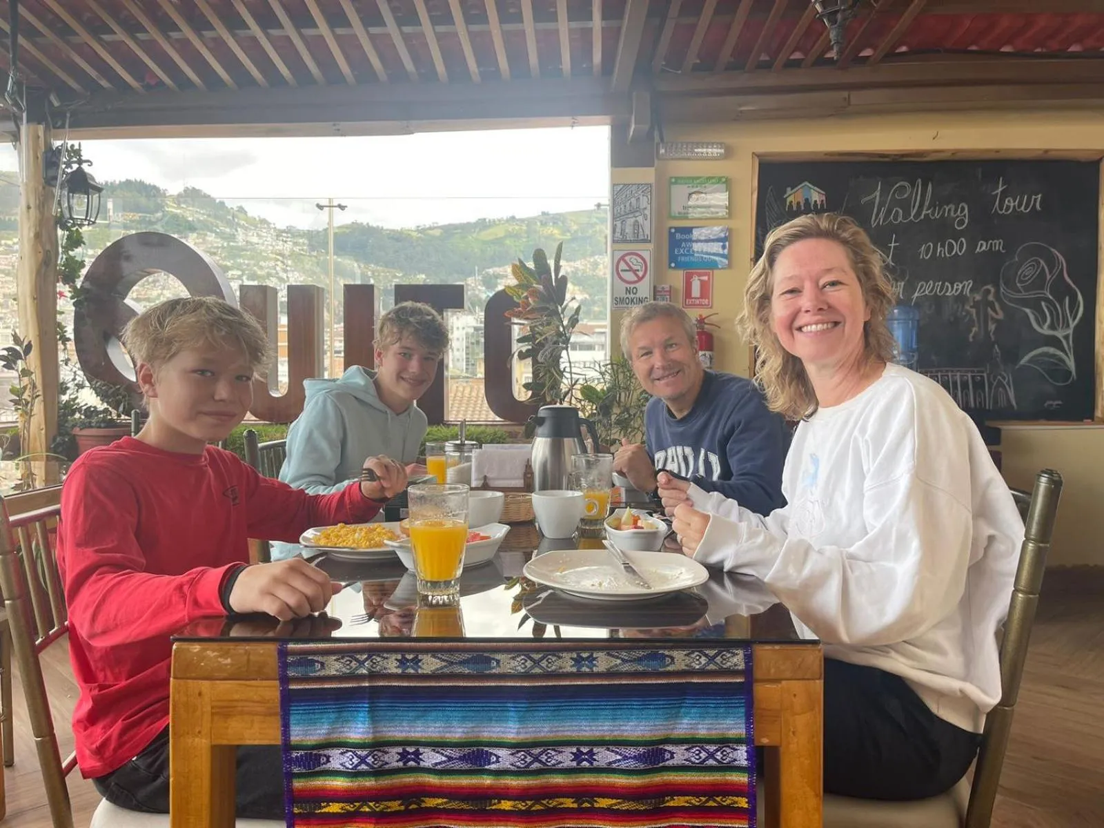 Restaurant/places to eat in Friends Hotel & Rooftop - Historic Center & Museums