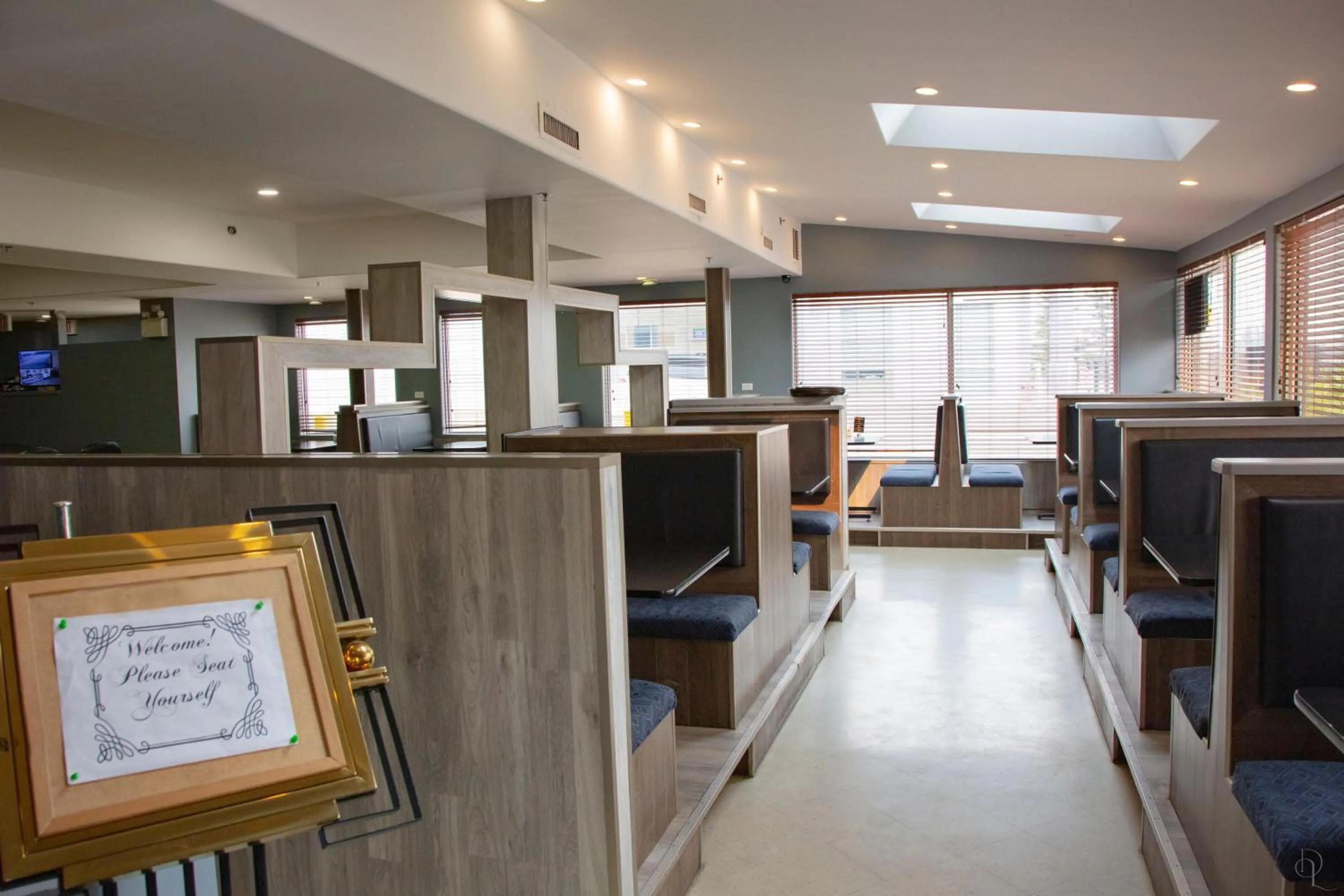 Restaurant/places to eat in All Stay Suites