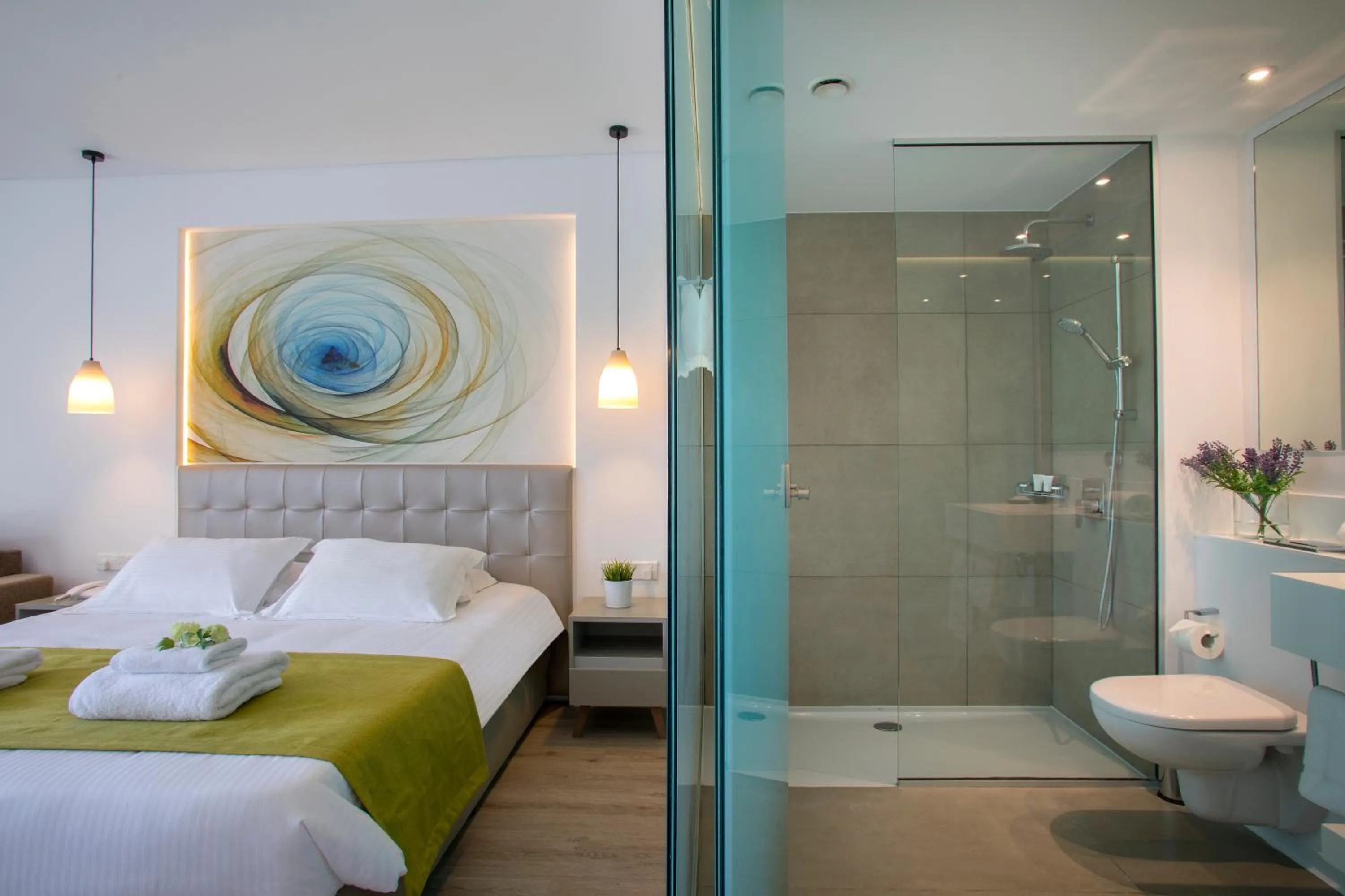 Shower, Bed in Anemi Hotel & Suites