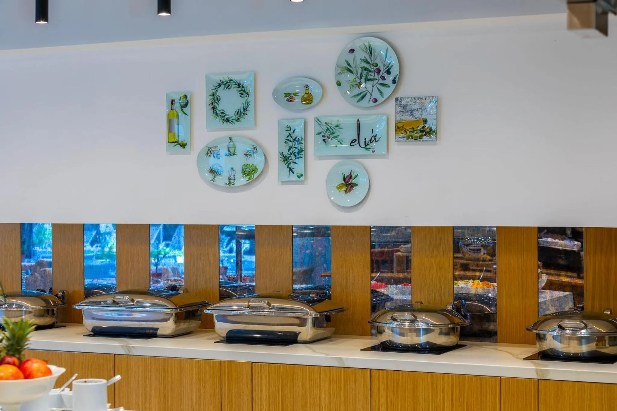 Restaurant/places to eat in Anemi Hotel & Suites