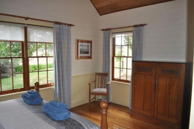 Bedroom, Bed in The Mill House Cottage