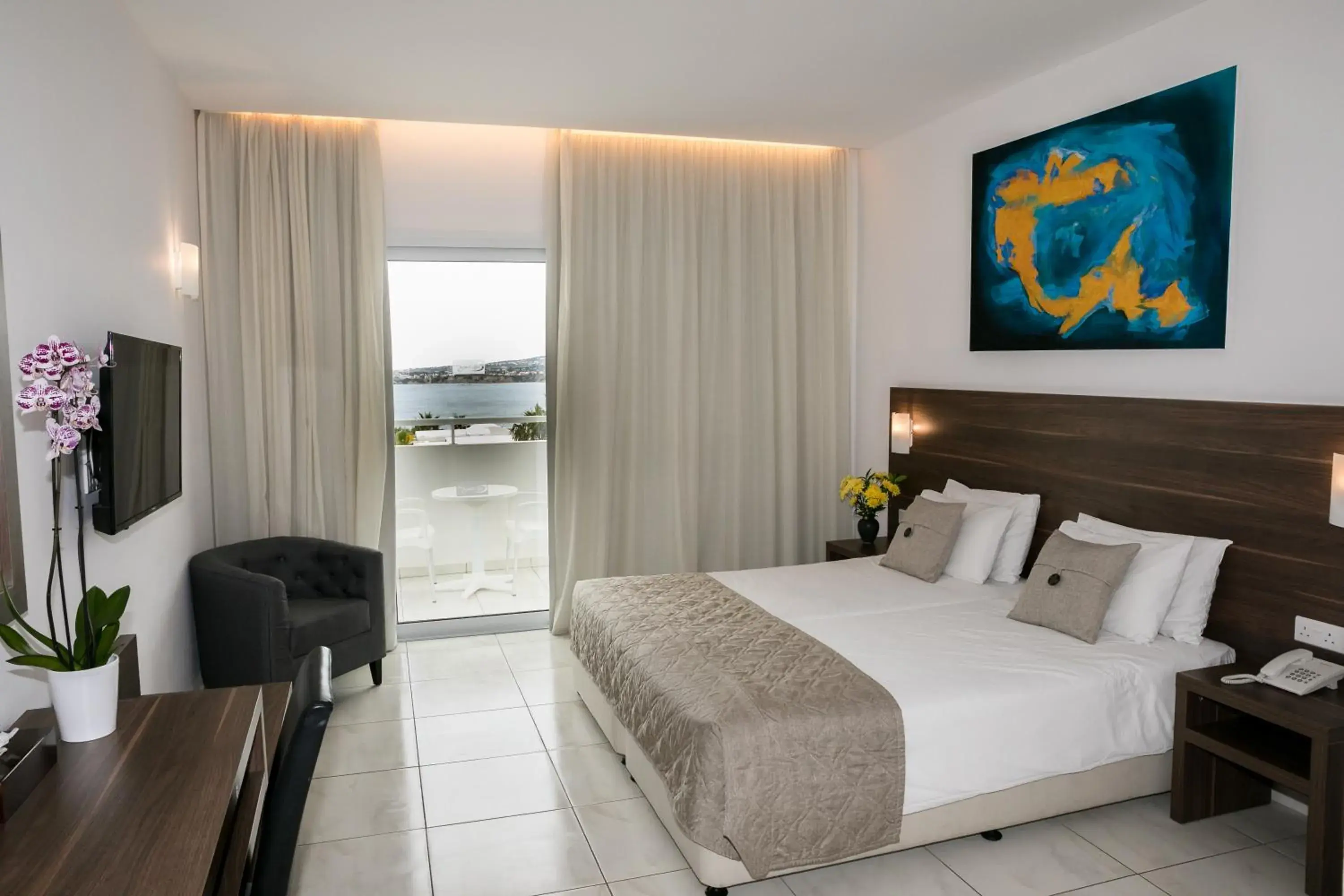 Double or Twin Room with Partial Sea View in Theo Sunset Bay Hotel Double or Twin Room with Partial Sea View in Theo Sunset Bay Hotel