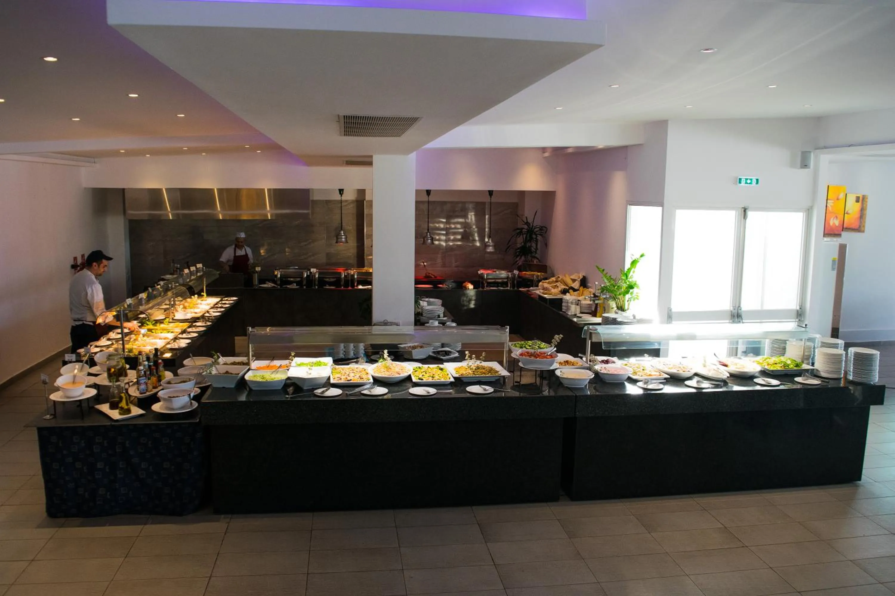 Restaurant/places to eat in Theo Sunset Bay Hotel