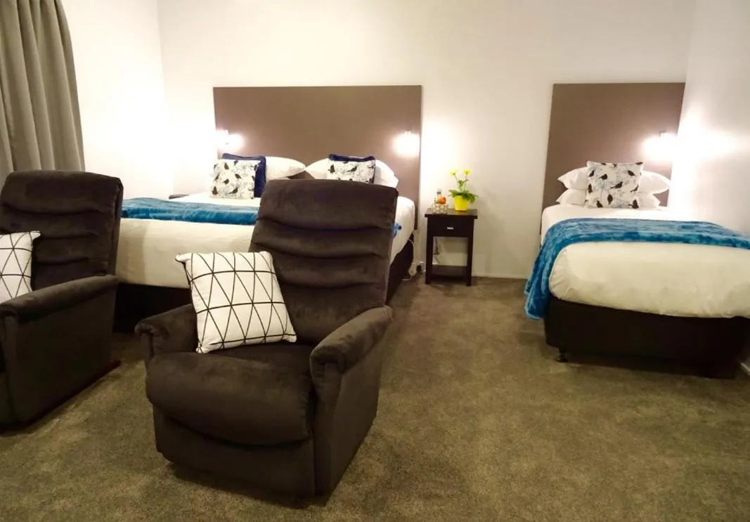 Photo of the whole room, Bed in BKs Premier Motel Hamilton