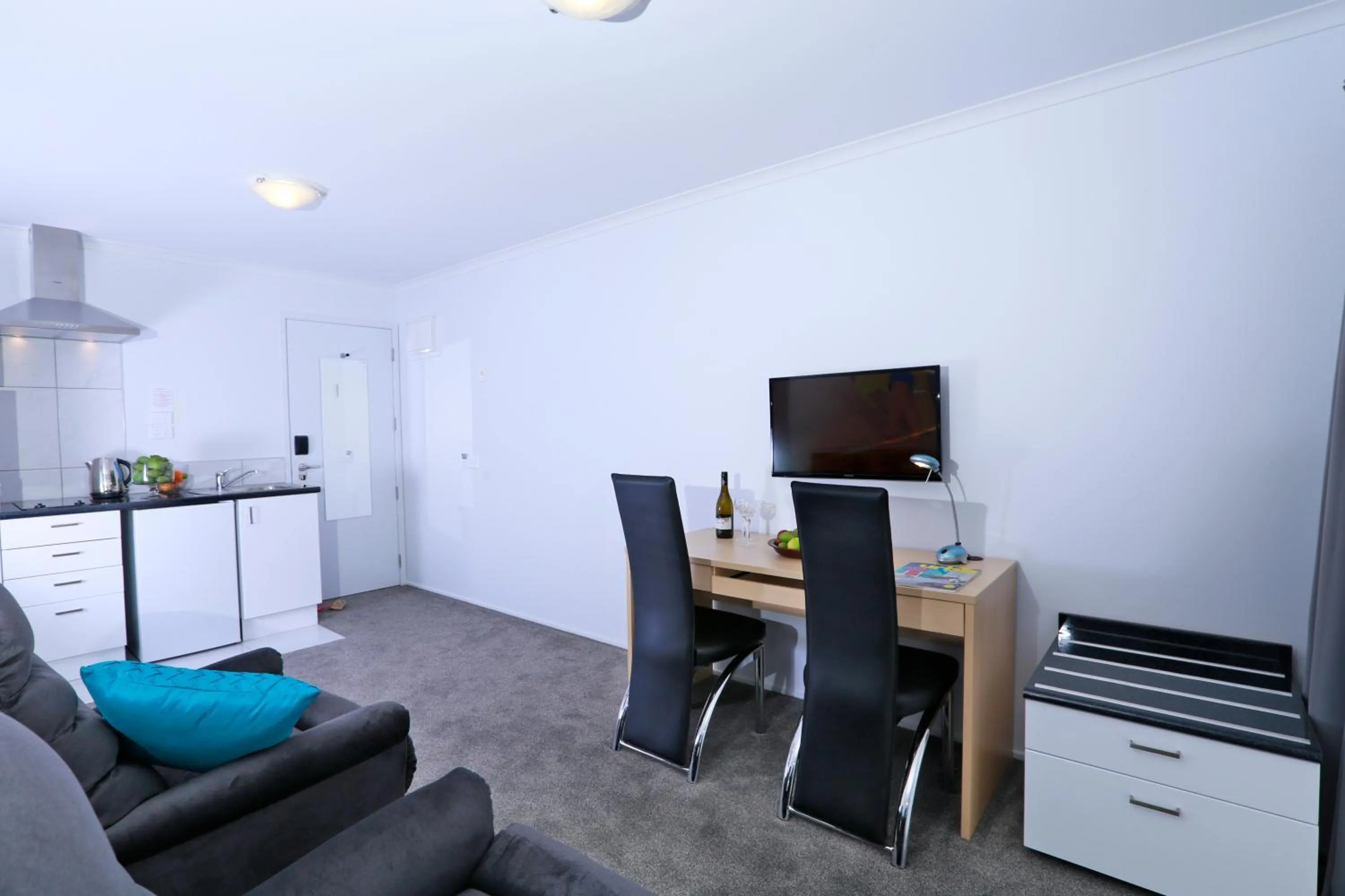 Kitchen or kitchenette in BKs Premier Motel Hamilton