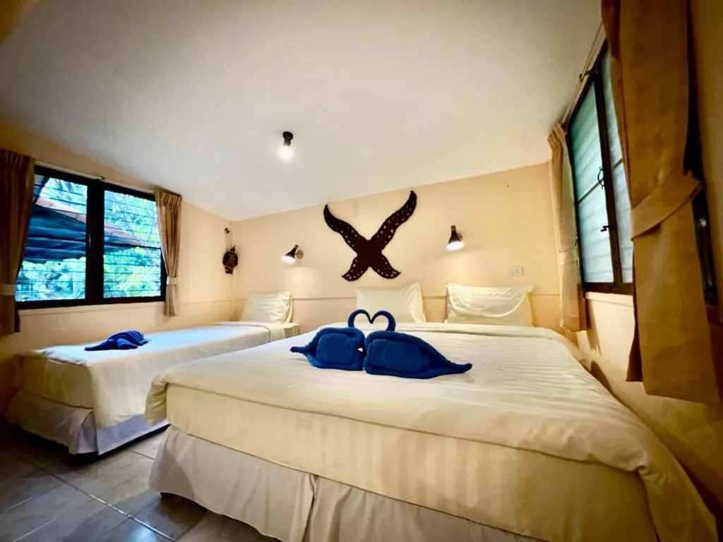 Bed in Laguna Beach Club Resort