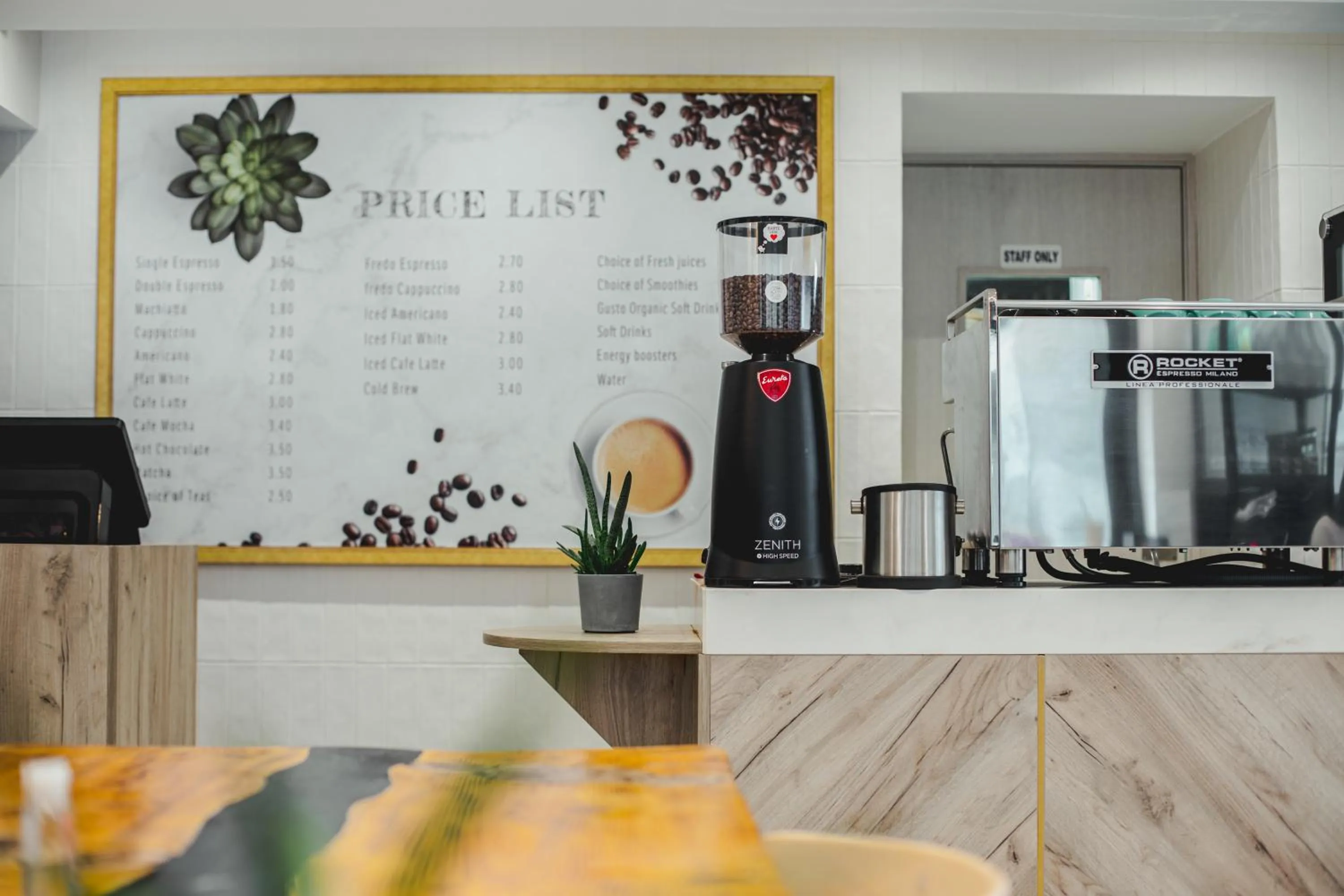 Restaurant/places to eat in Roseum Boutique Hotel