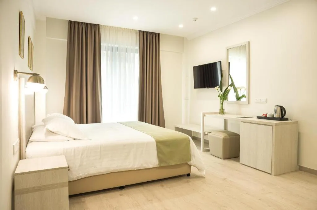 Photo of the whole room, Bed in Roseum Boutique Hotel