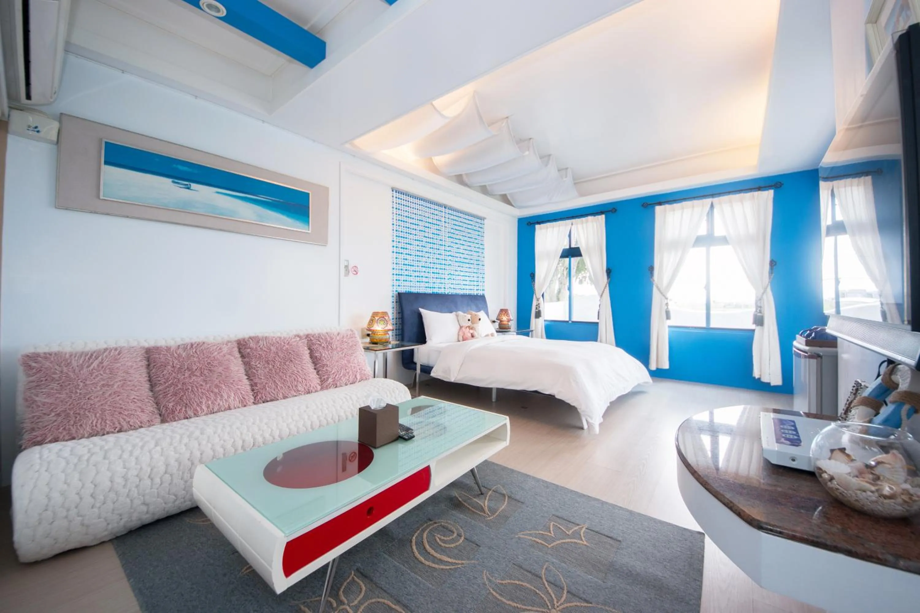 TV and multimedia in Blissful Star