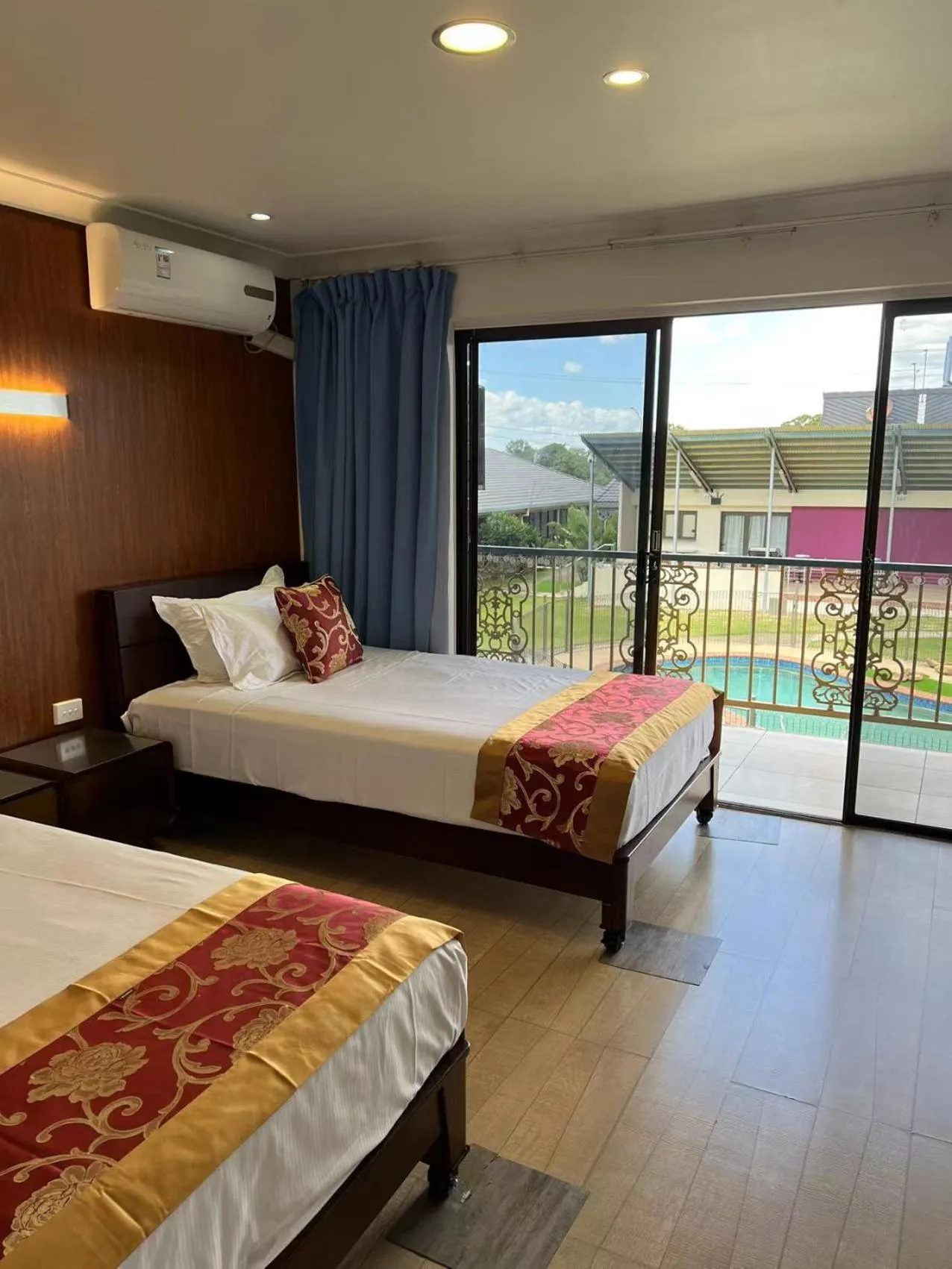 Bed in Oxley Motor Inn