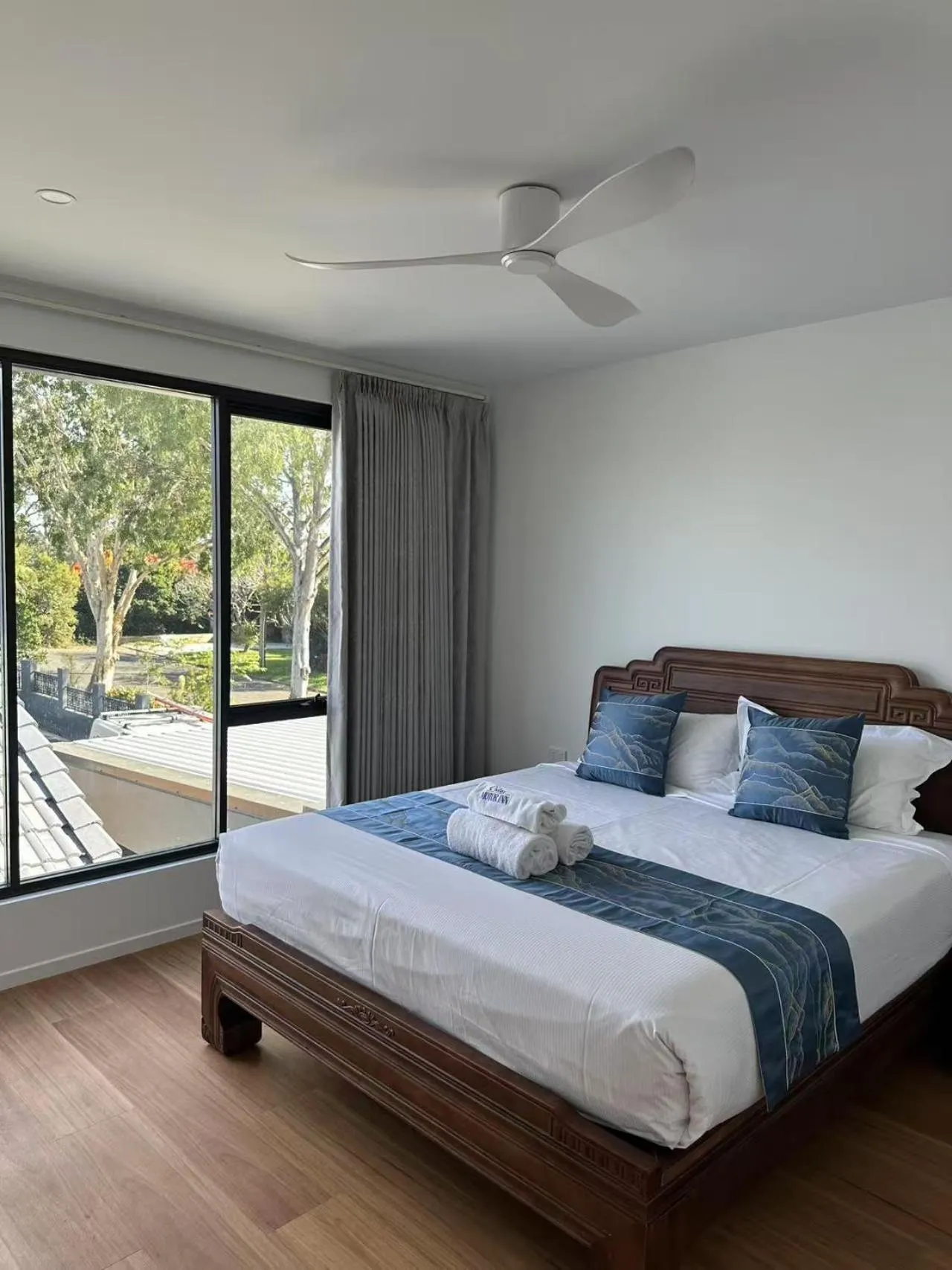 Bed in Oxley Motor Inn