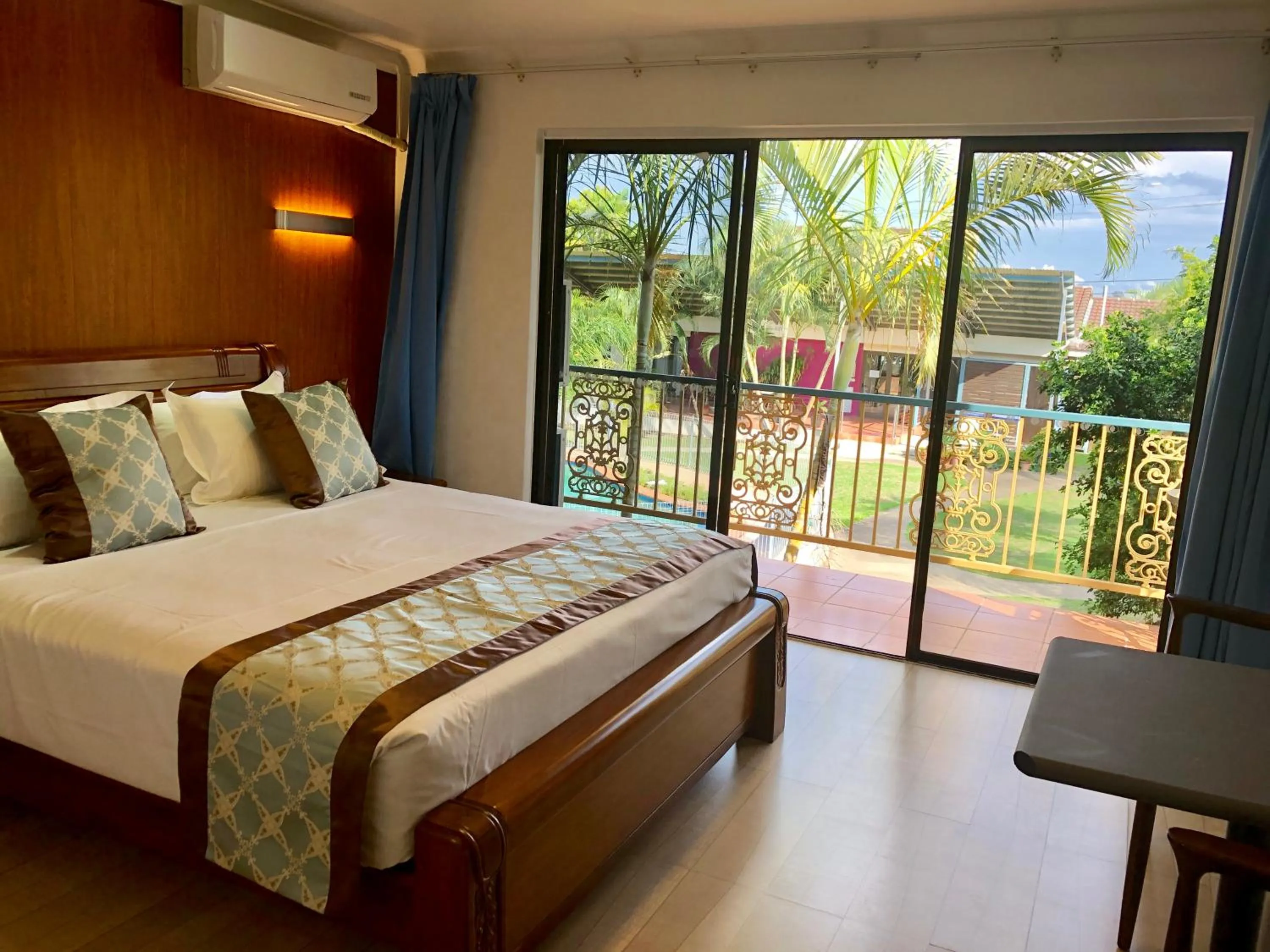 bunk bed, Bed in Oxley Motor Inn