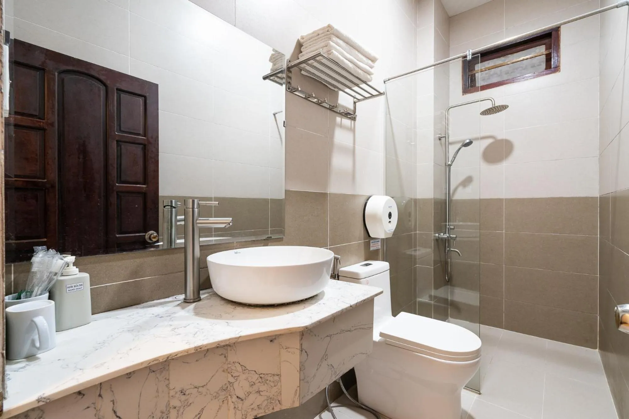 Toilet in Ngoc Nguyen Anh Hotel Da Lat