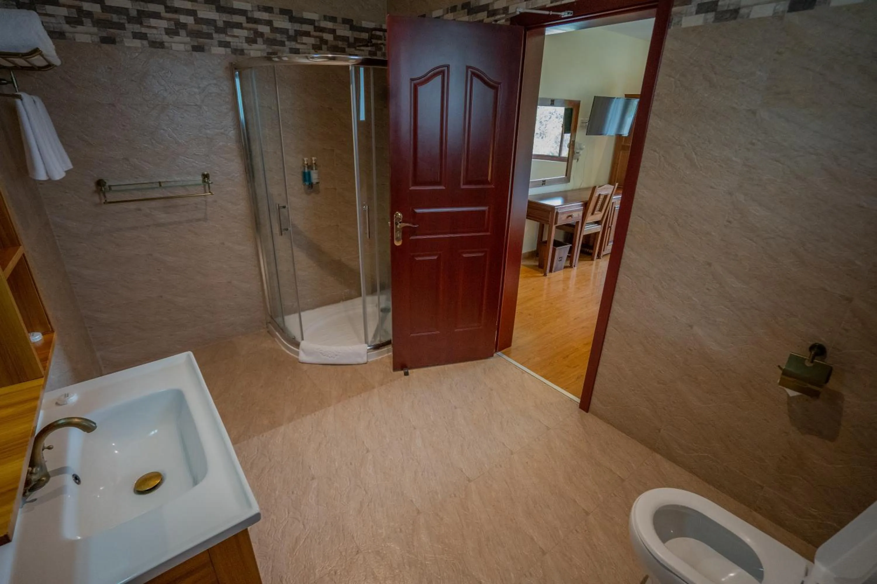 Shower in Panari Resort, BW Signature Collection