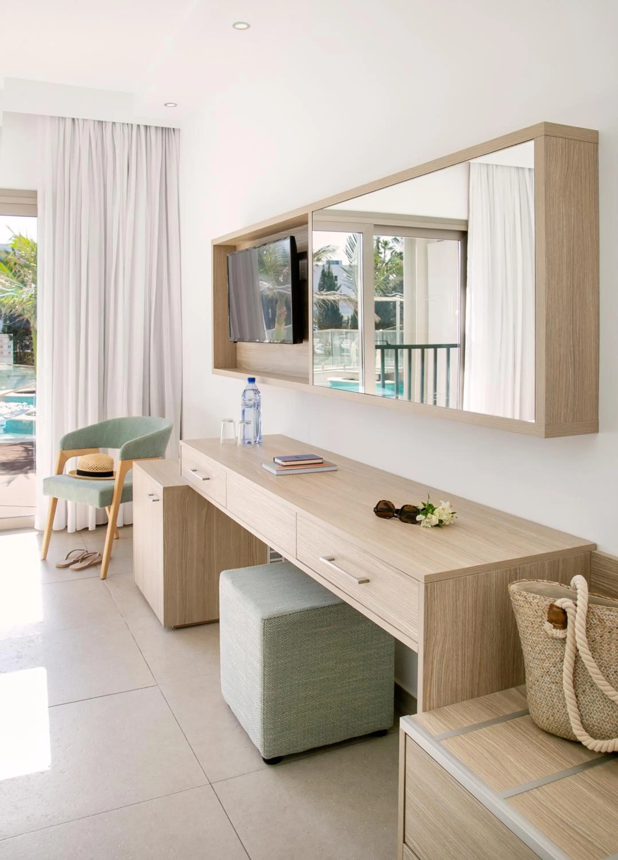 Asterias Beach Hotel