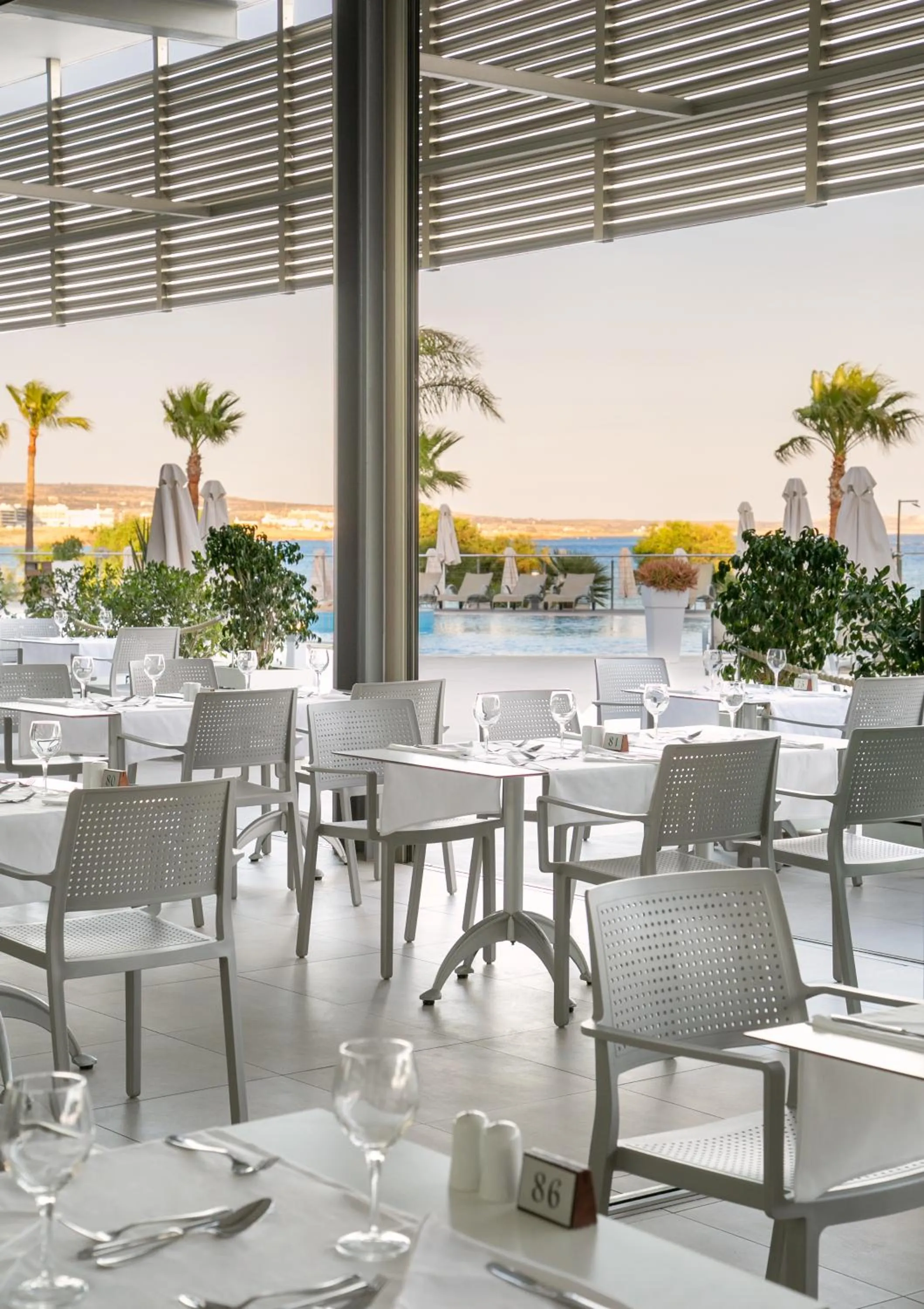 Restaurant/places to eat in Asterias Beach Hotel