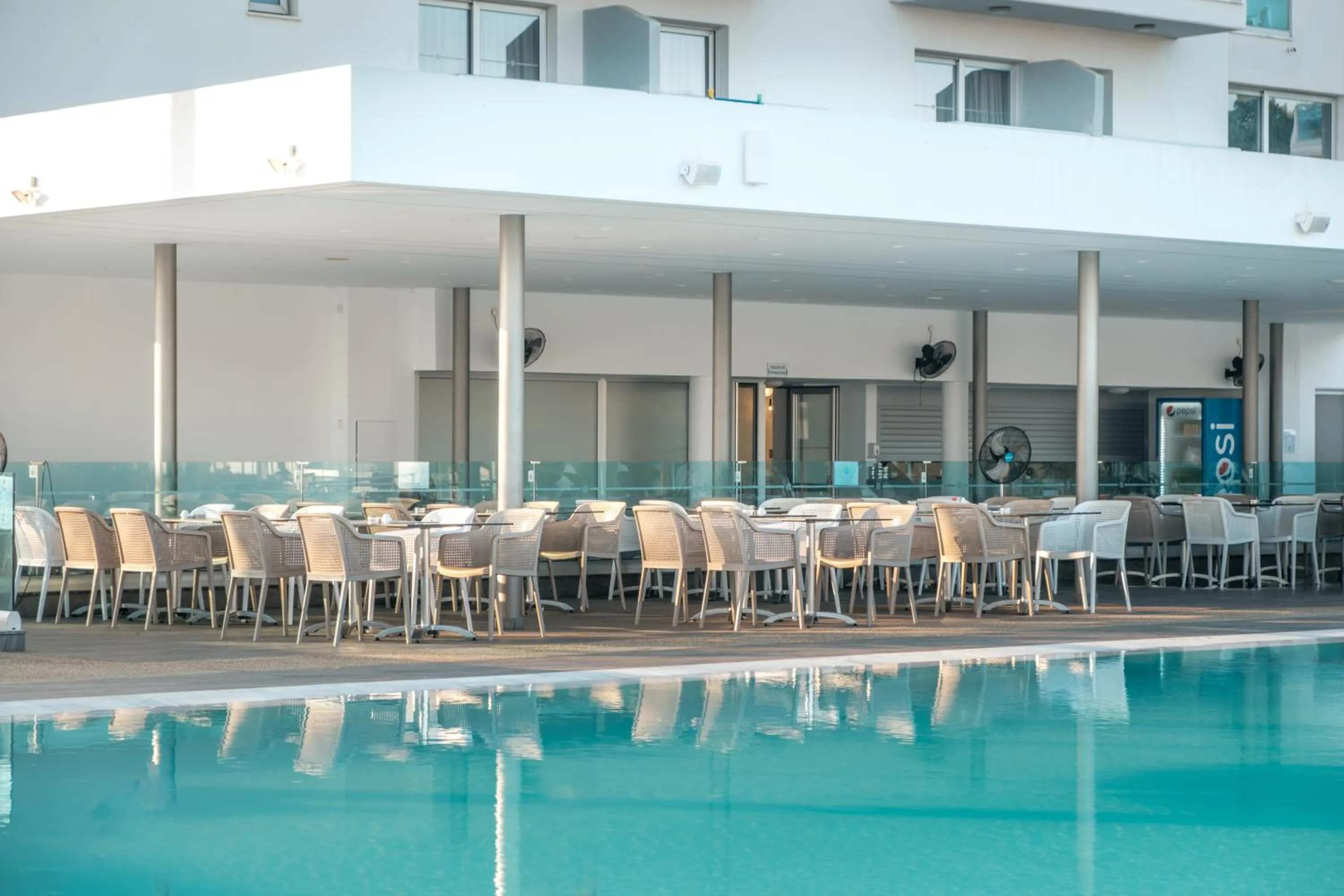 Restaurant/places to eat in Kapetanios Bay Hotel Protaras