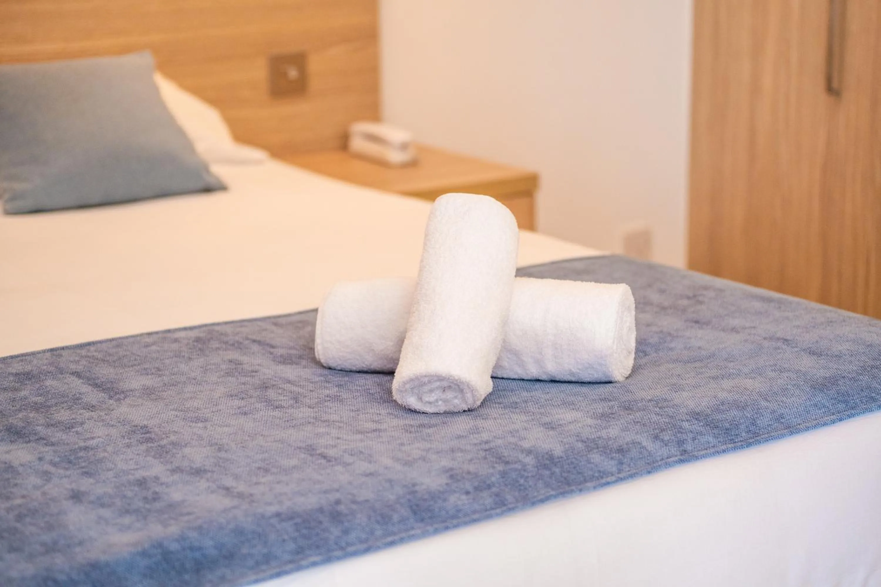 Bedroom, Bed in Kapetanios Bay Hotel Protaras