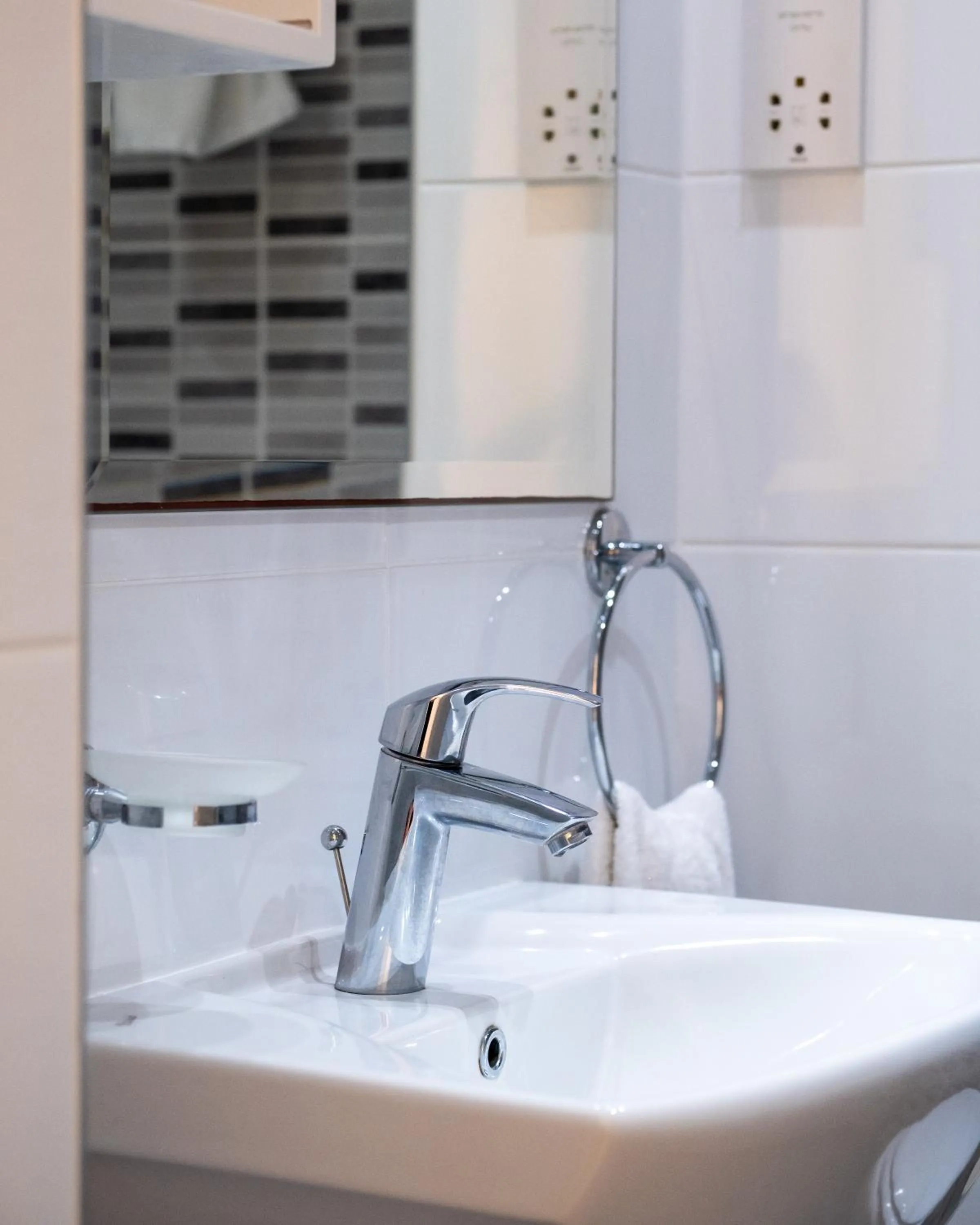 Bathroom in Kapetanios Bay Hotel Protaras