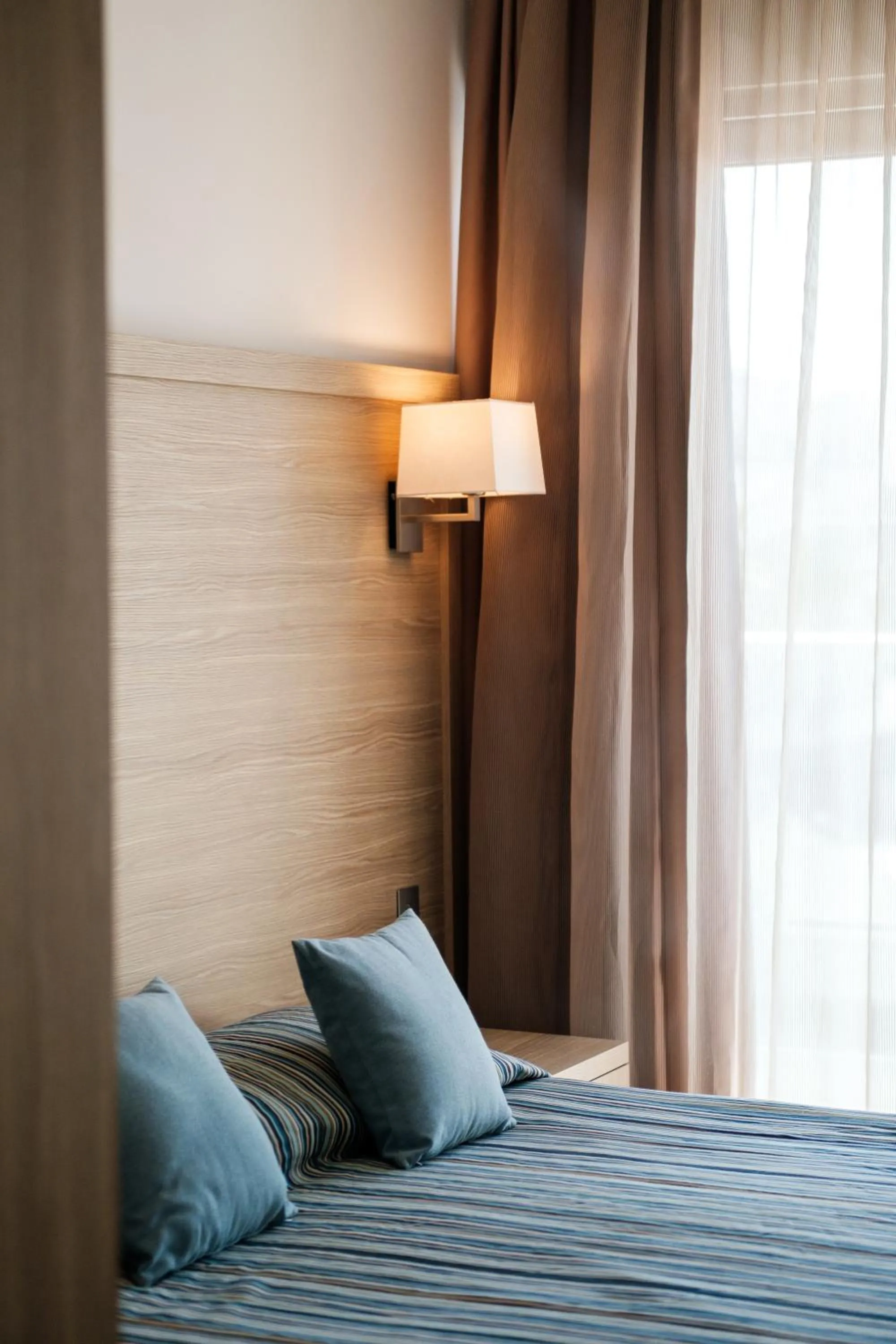 Bedroom, Bed in Kapetanios Bay Hotel Protaras